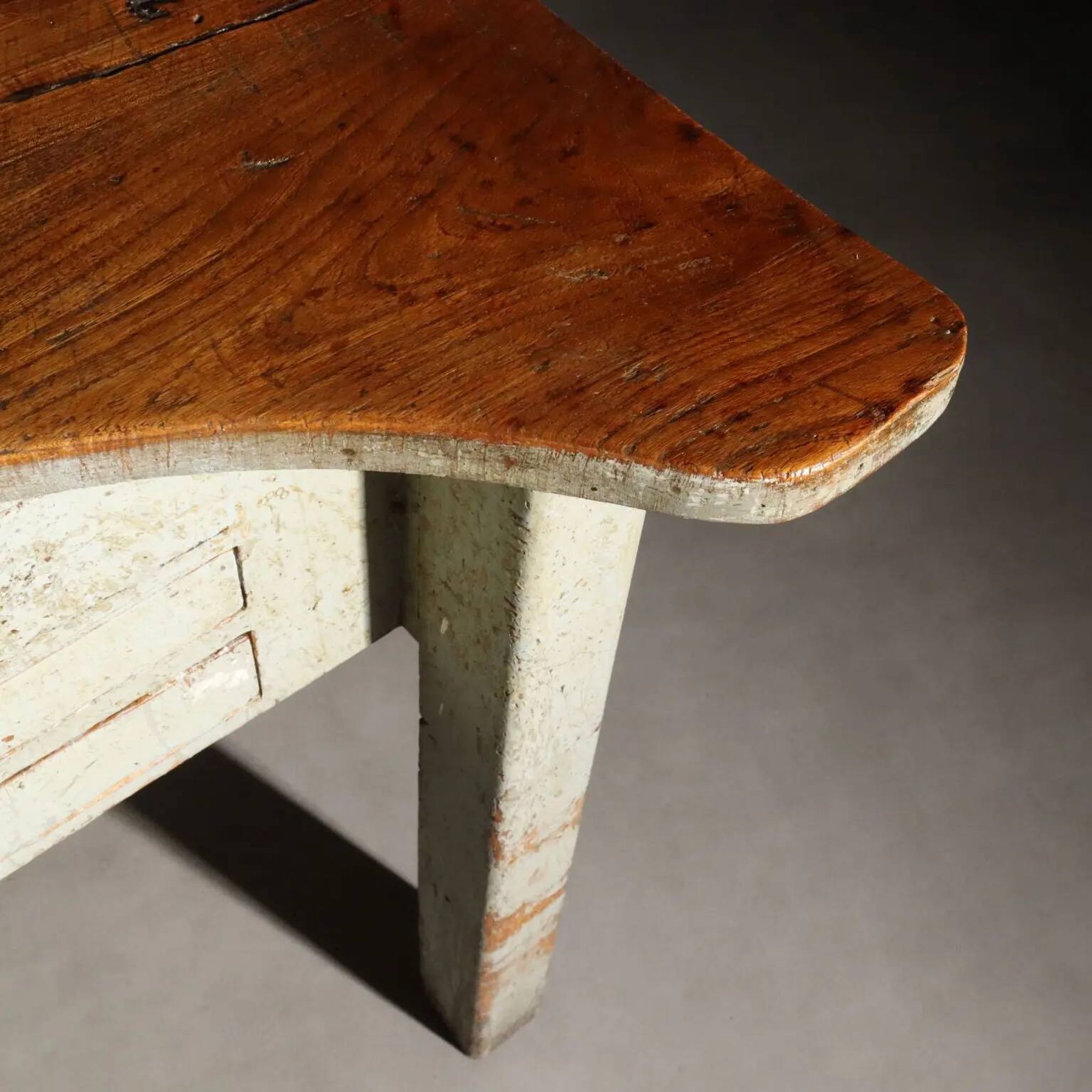 Table industrielle vintage en sapin et orme, Italie XXe siècle