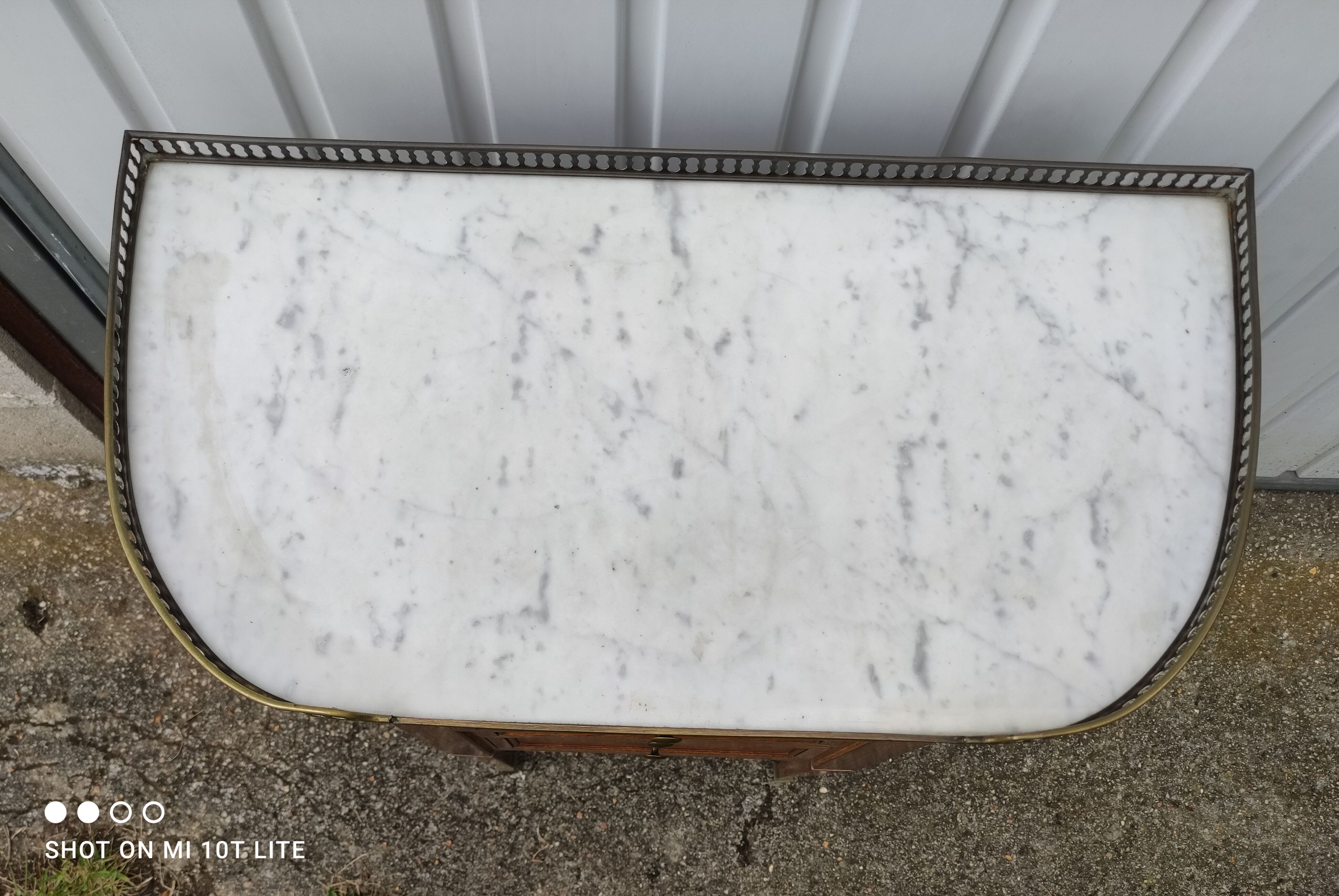 Louis XVI-style commodity