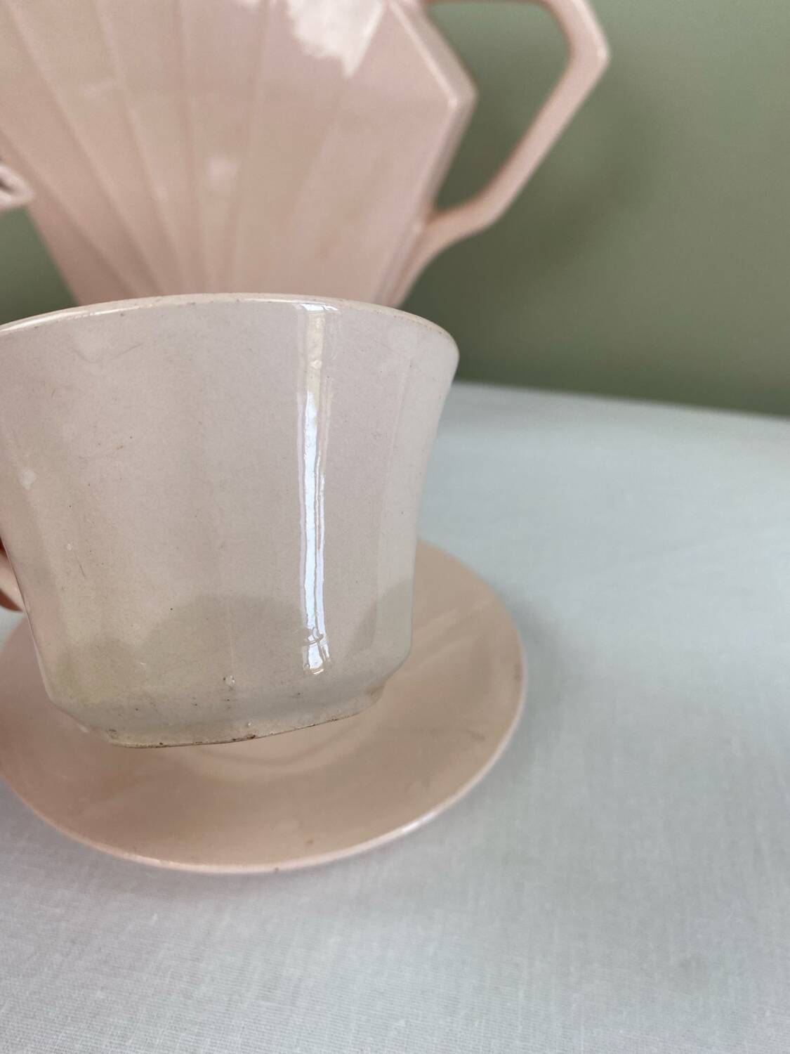 Théière art déco rose