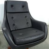 Fauteuil pivotant en similicuir noir provenant de Suède