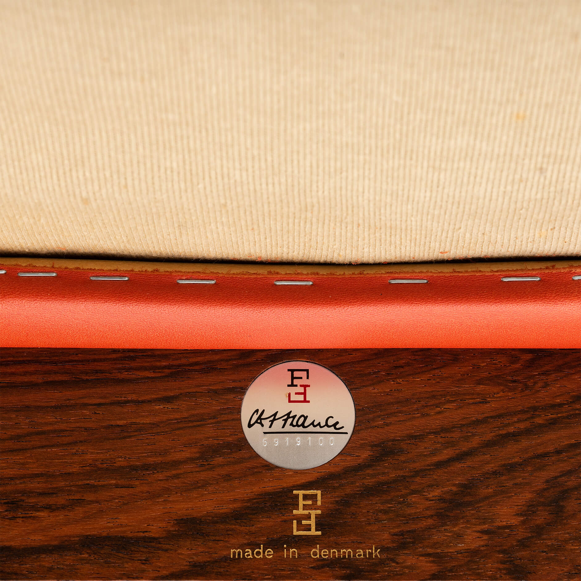 Moduline Easy chair and table by Ole Gjerlov-Knudsen, for France & Son 1960s