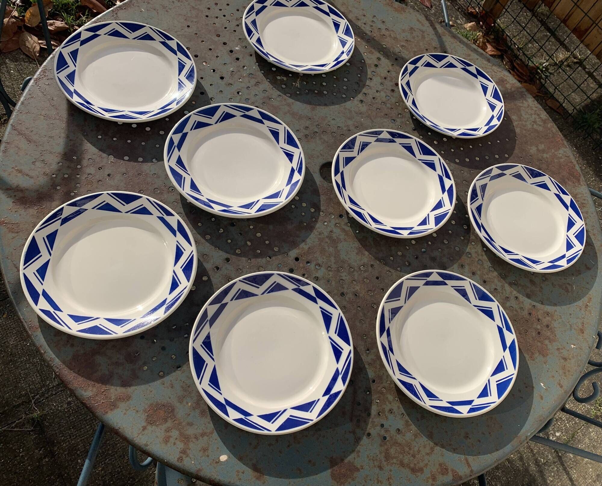 9 small plates, Courville model, Badonviller, made in France, blue geometric patterns