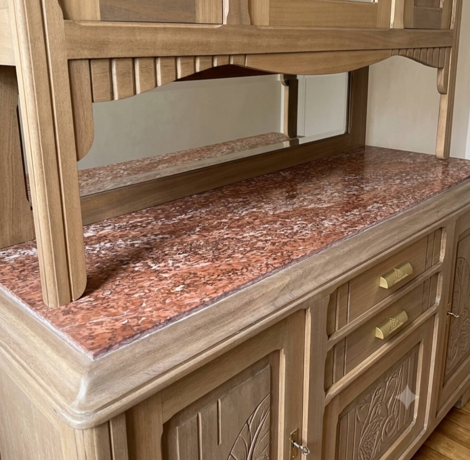 Buffet art déco en noyer massif