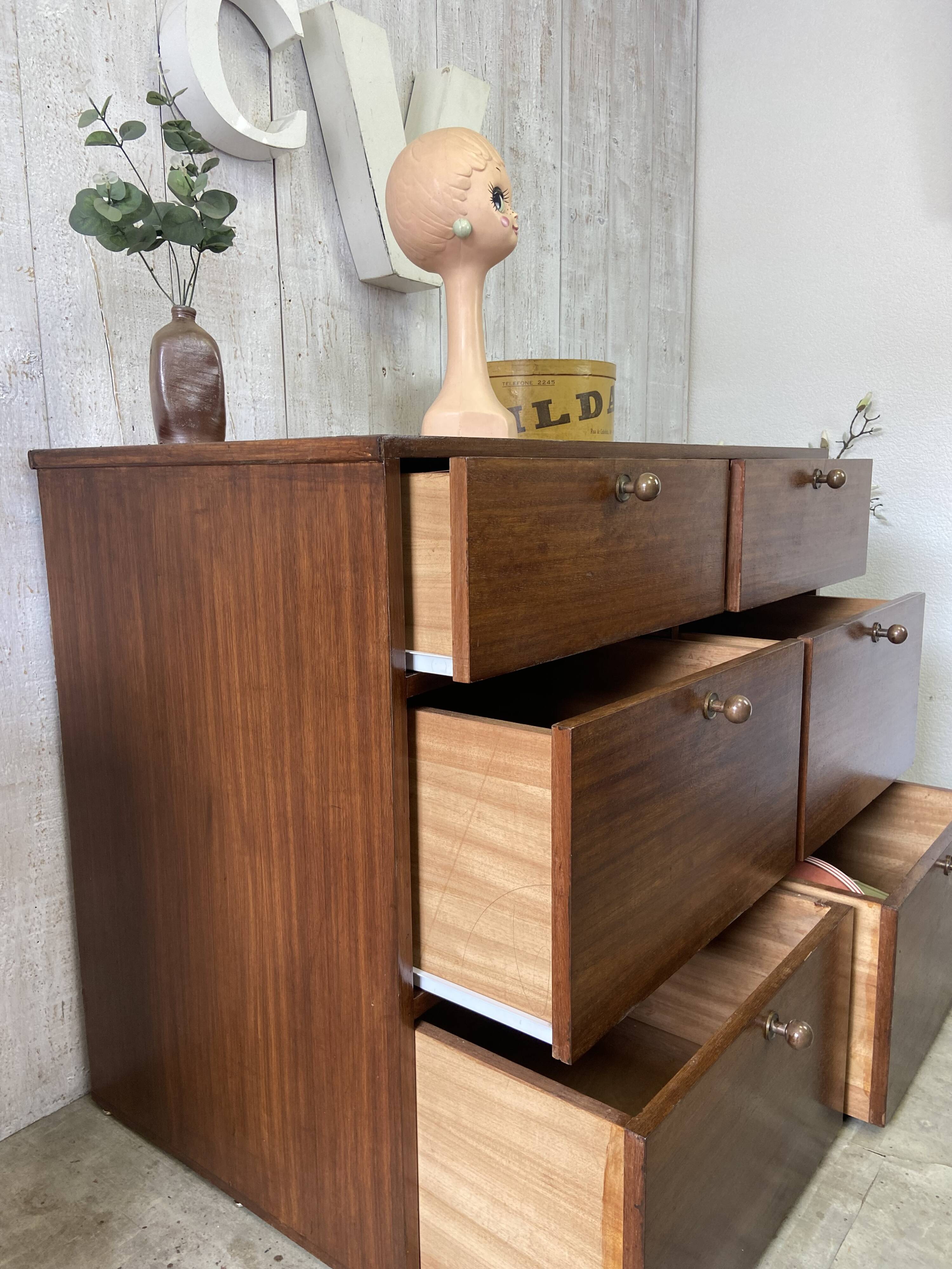 Meuble de mercerie vintage
