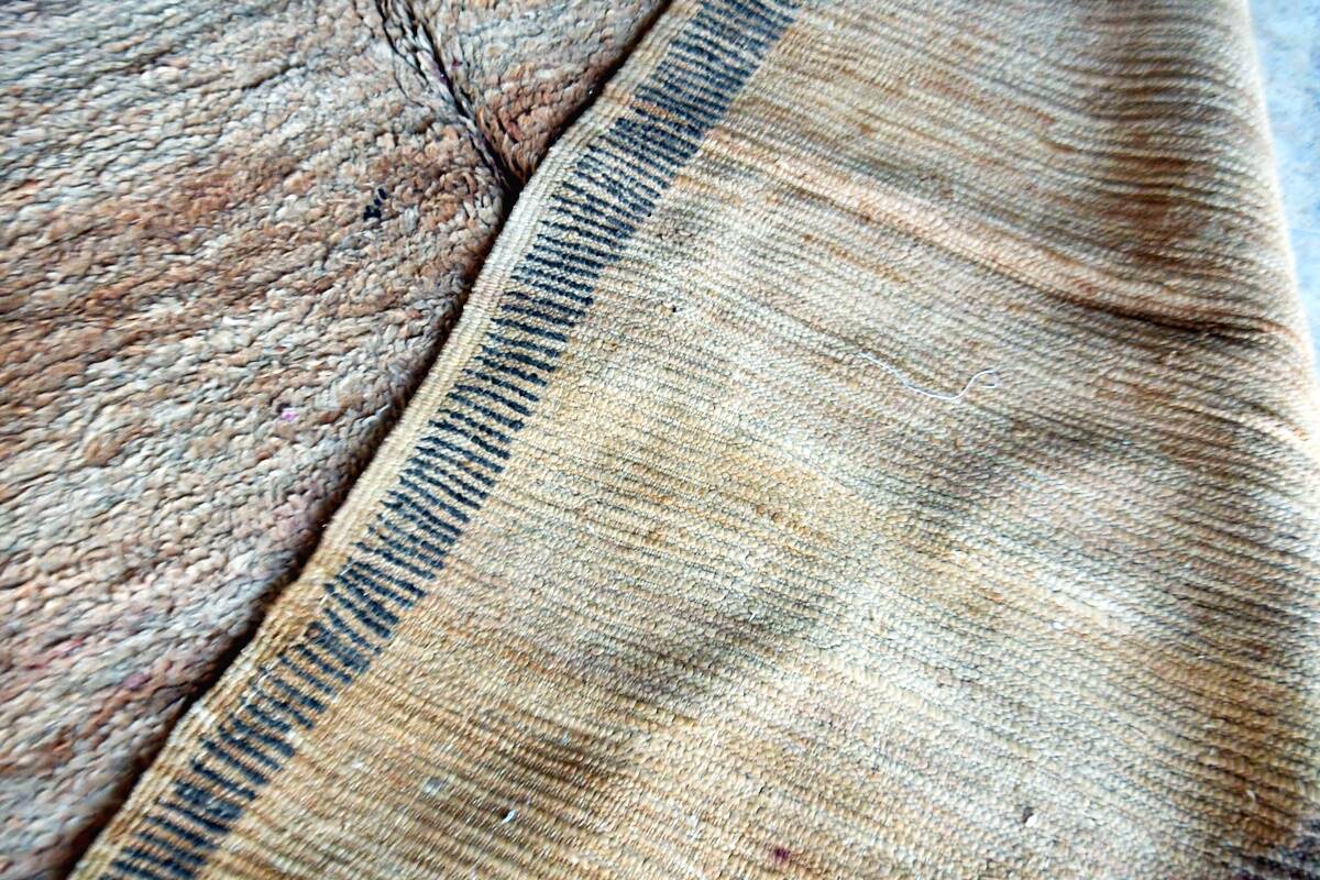 Moroccan Berber rug Boujaad vintage 376 x 185 cm Excellent condition