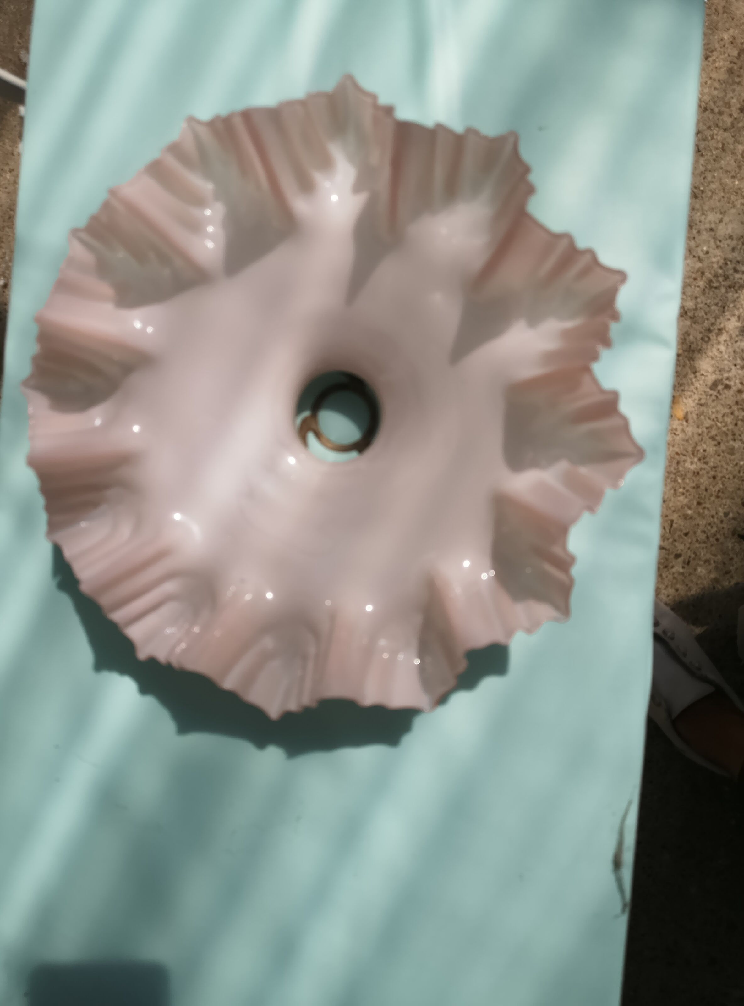 Suspension in pink opaline year 60
