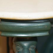 Console ancienne sculptée à la main circa 1880 avec plateau en marbre