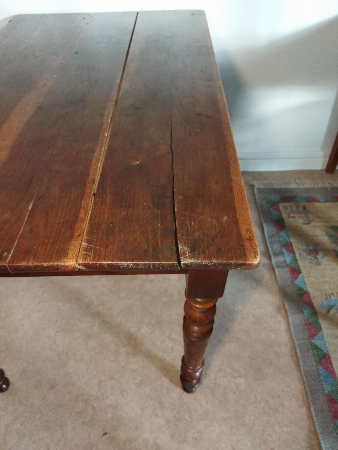 Desk with turned legs