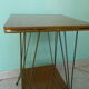 Tablette d'appoint en formica, 2 étagères, métal doré - Années 60