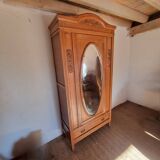 Cabinet with mirror