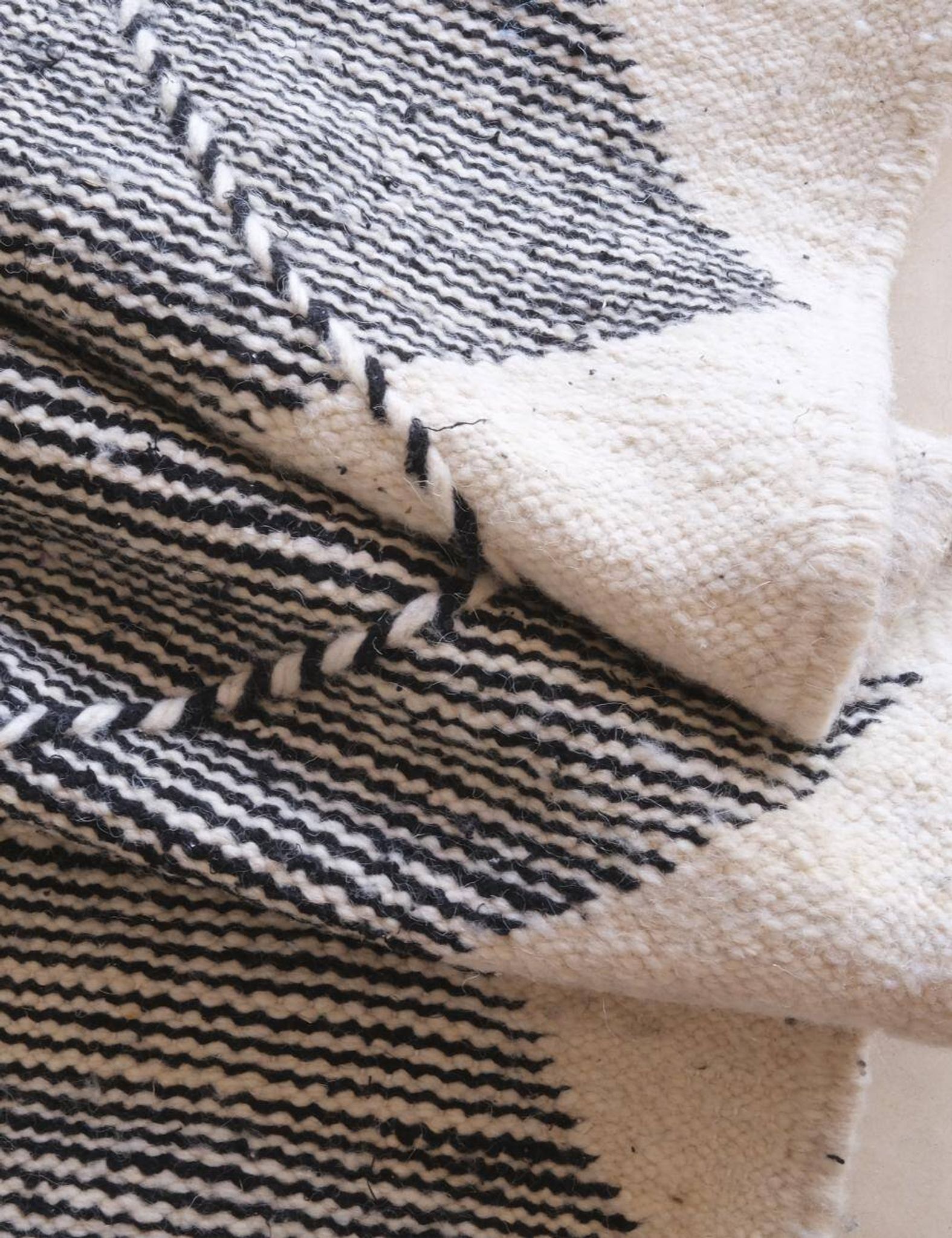 Kilim Zanafi rug - 320 x 214 cm