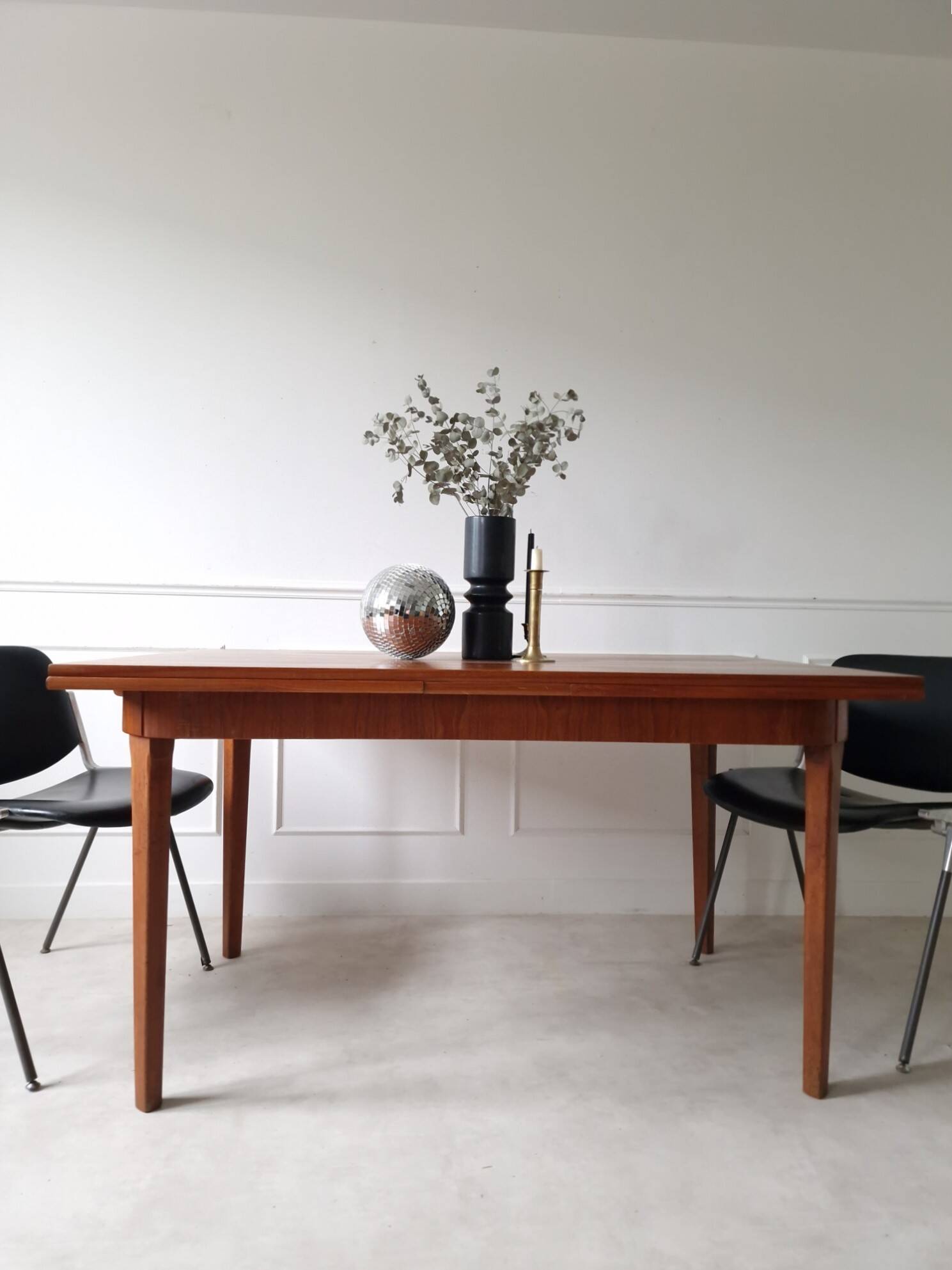 Scandinavian table