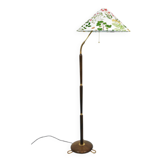 Adjustable walnut and brass floor lamp from the 1940s, Rupert Nikoll Vienna, Austria, 1950s.