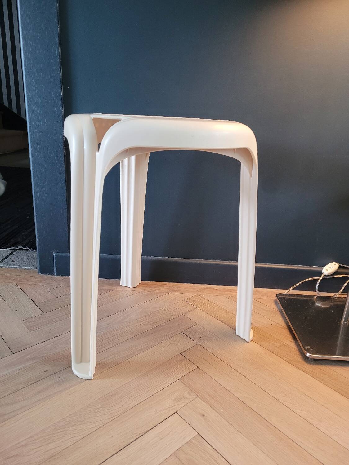 Tripod stool stamp Henry Massonet