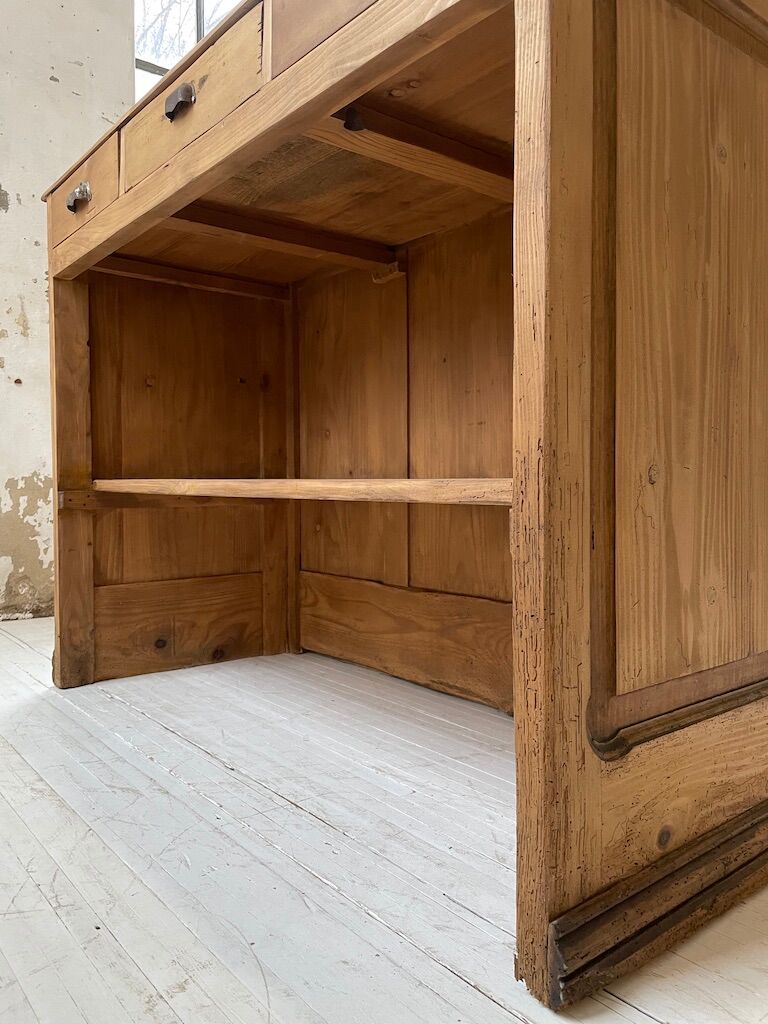 Pine shopping counter