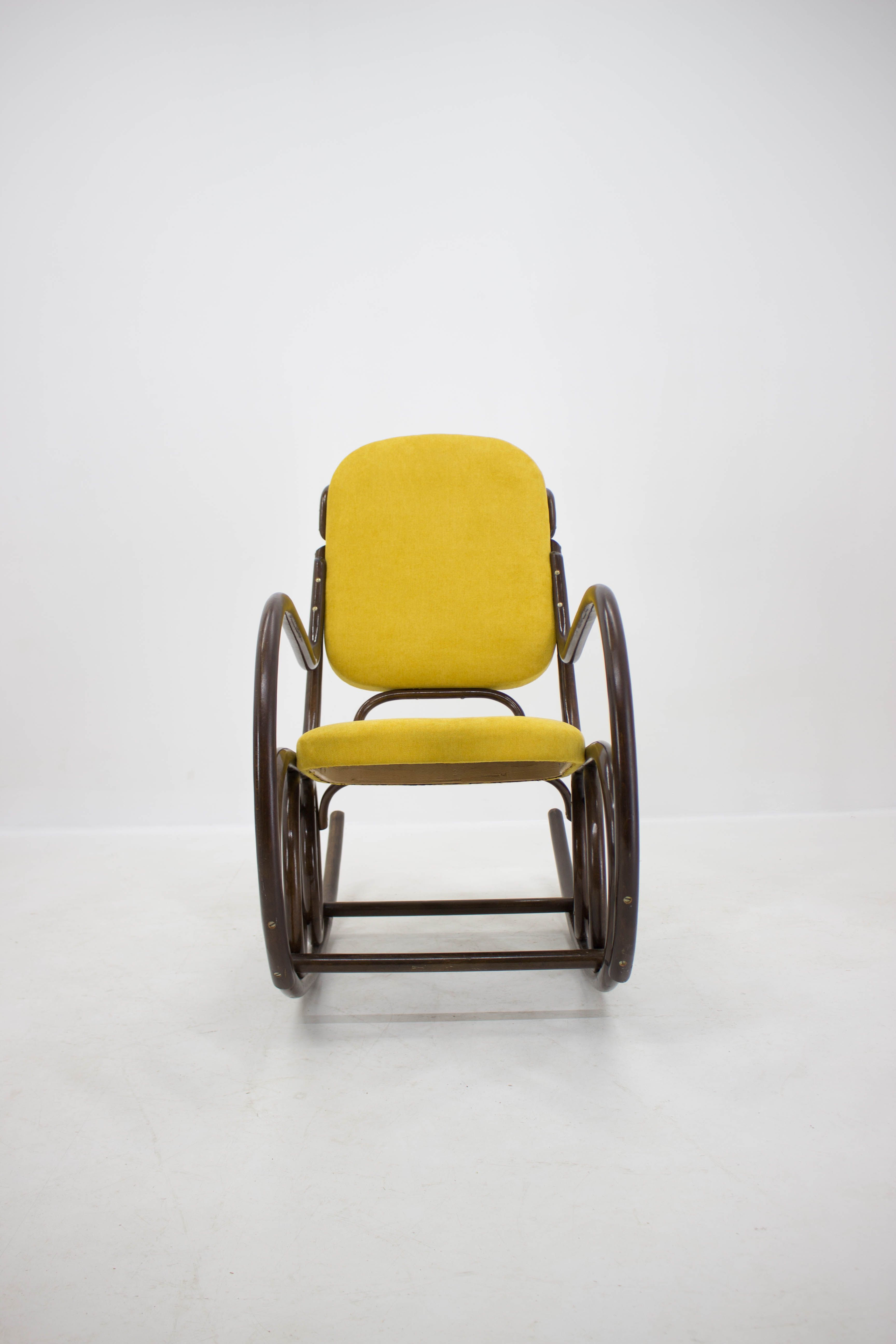 Midcentury bentwood rocking chair from Ton, 1960s