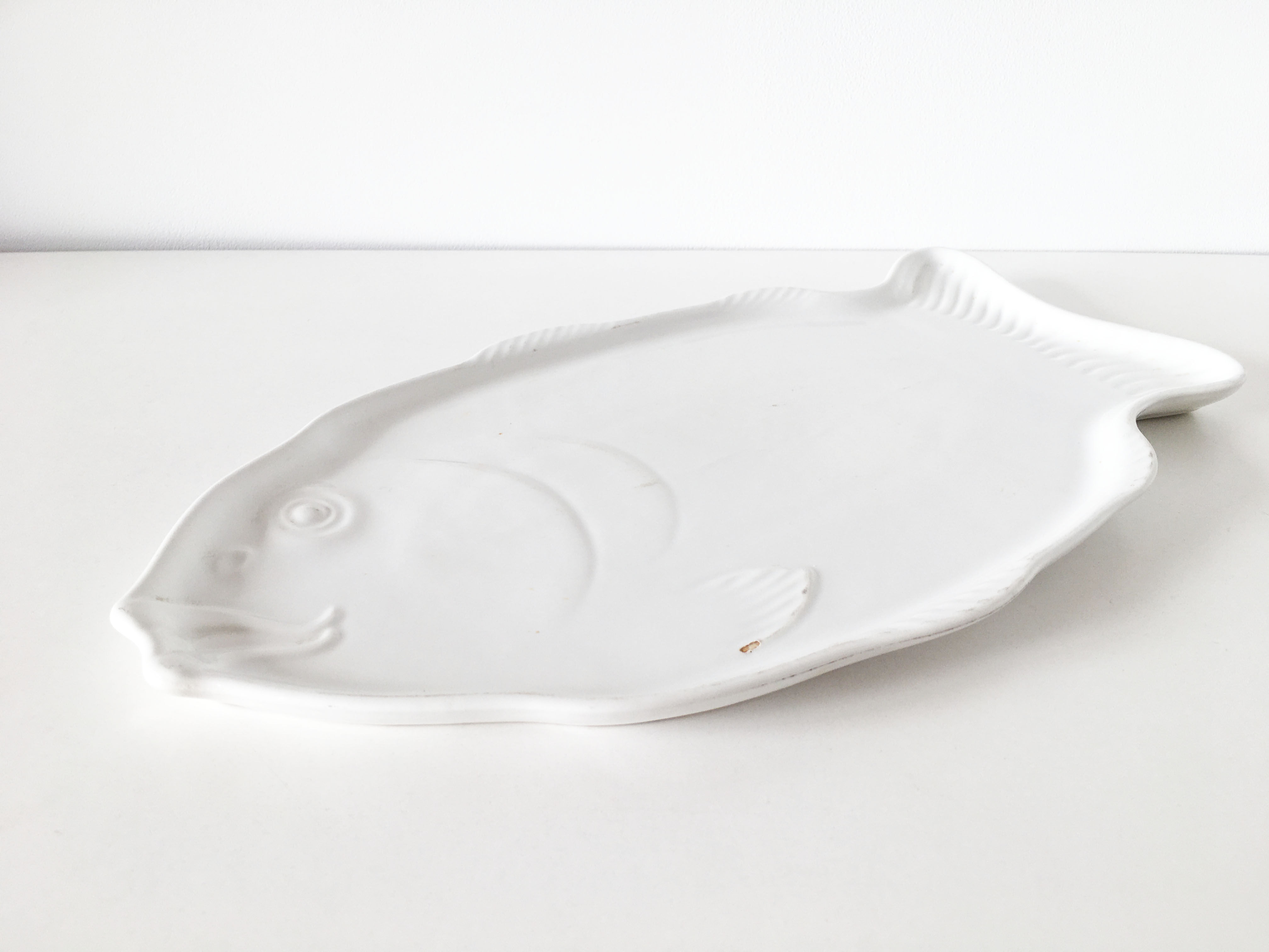 White ceramic fish dish