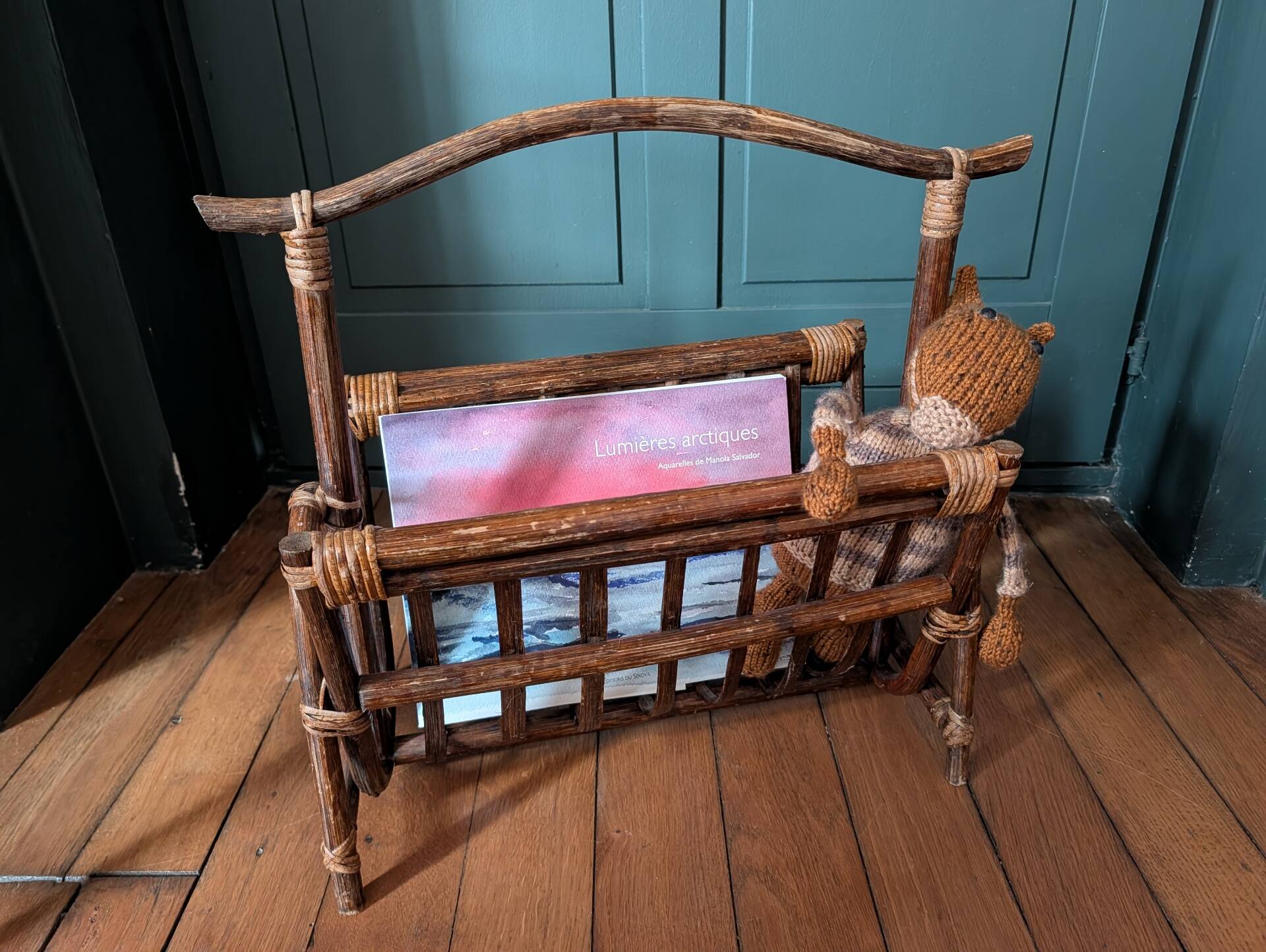 Vintage magazine rack in rattan and bamboo – 1960s/70s