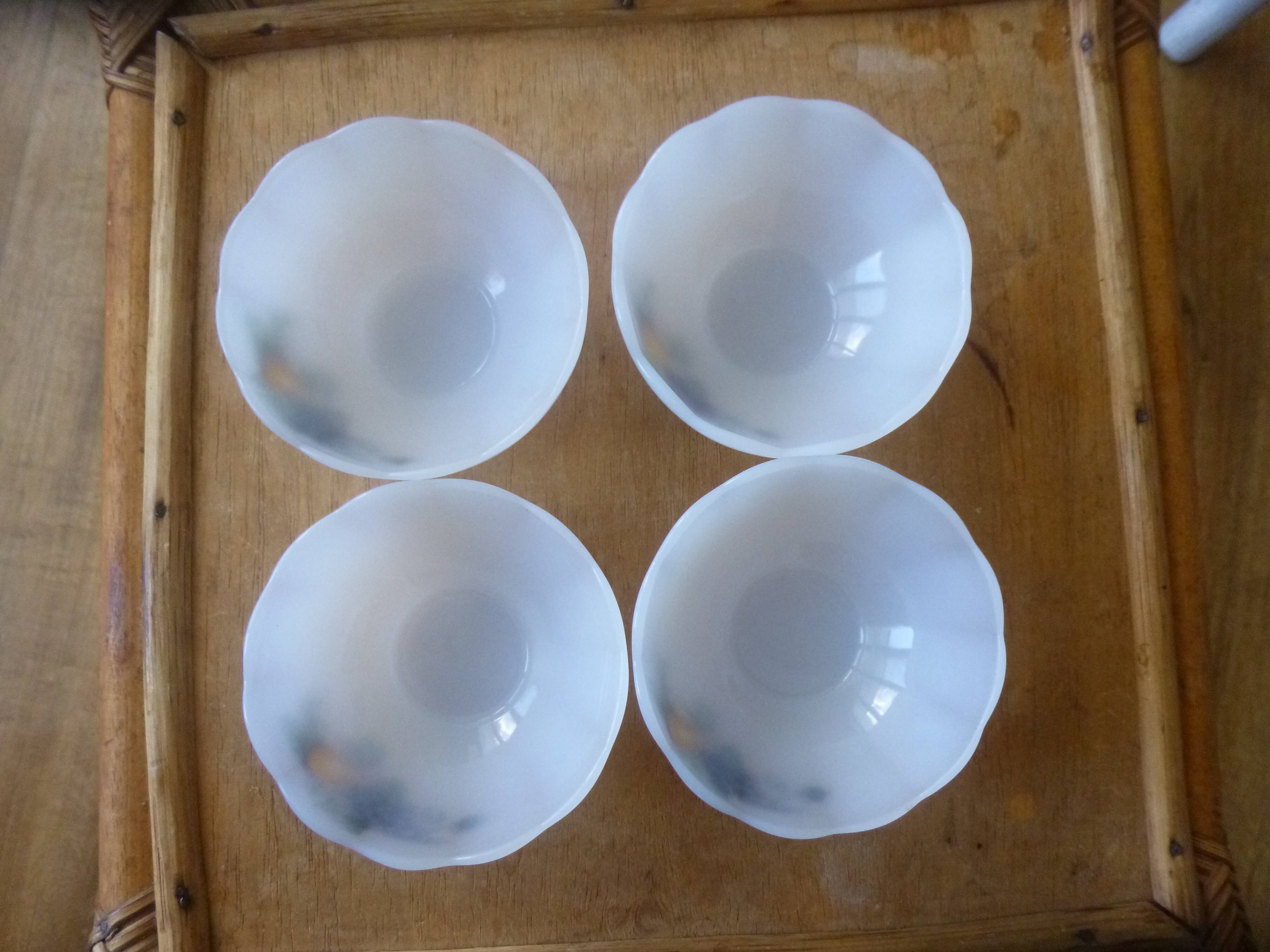 4 cups or ramekins Arcopal pear patterns grape 1970