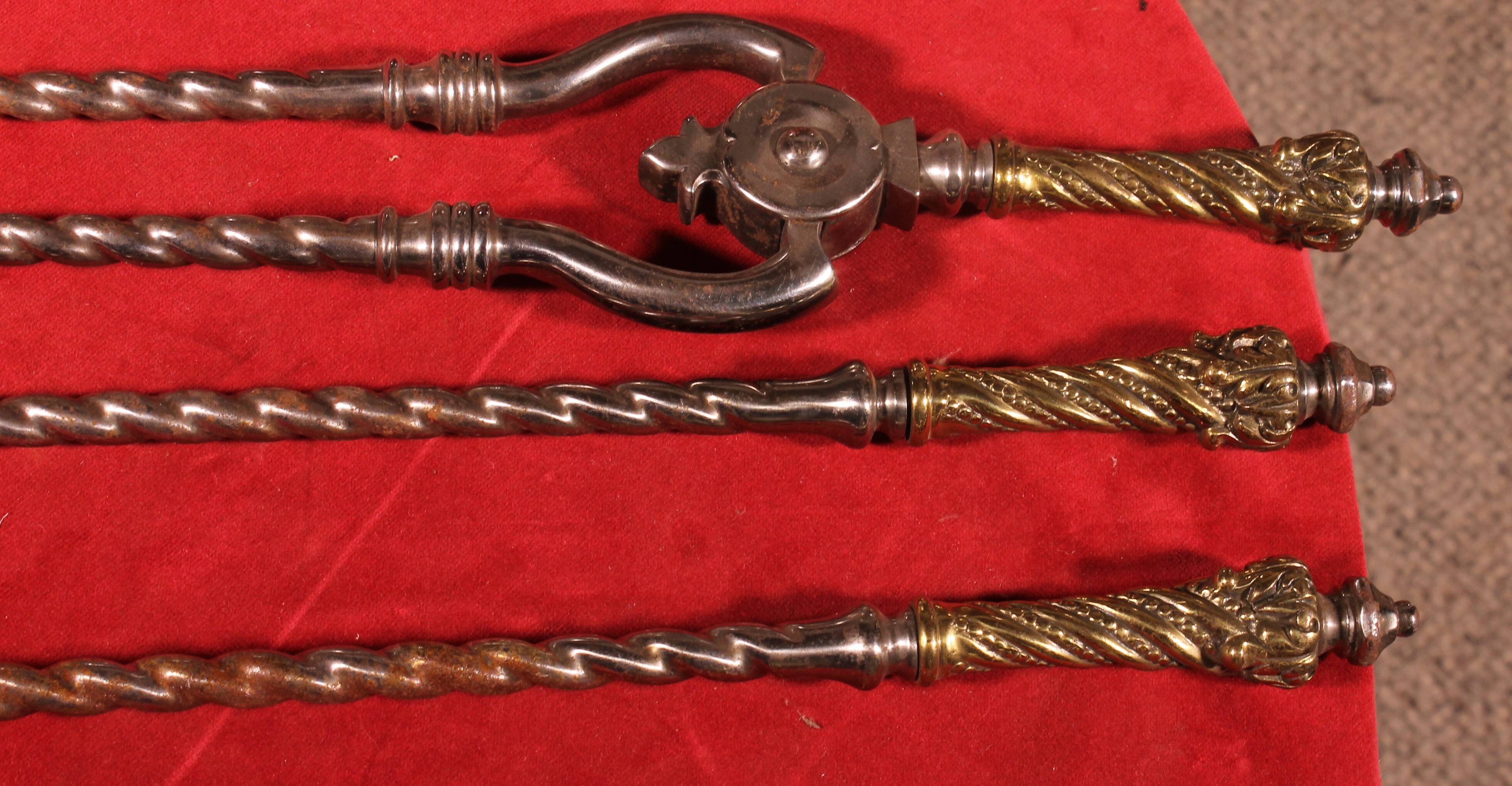 Nécessaire de cheminée début XIX eme acier et bronze