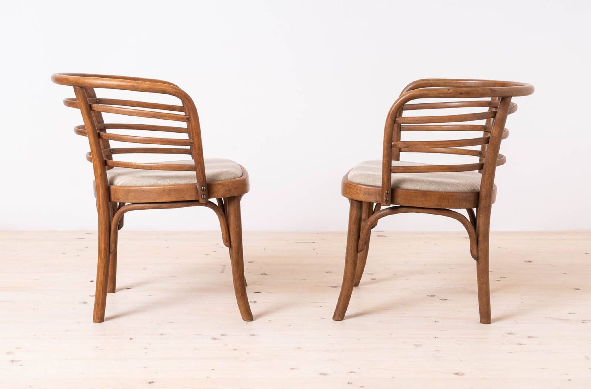 Lot de 2 fauteuils Thonet, modèle B246, années 1930, restaurés et retapissés