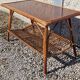 Table basse en rotin vintage