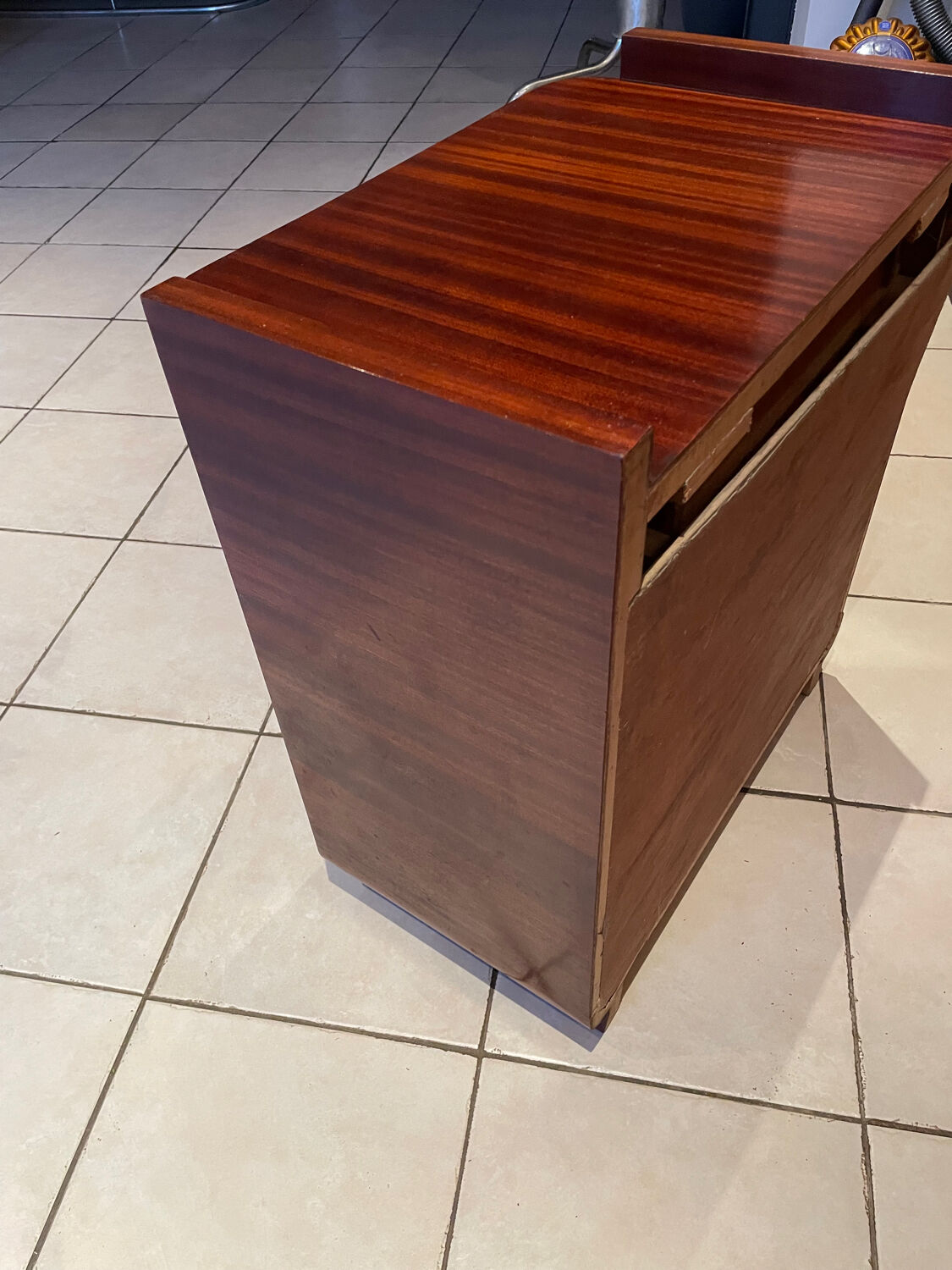 Art deco design end table