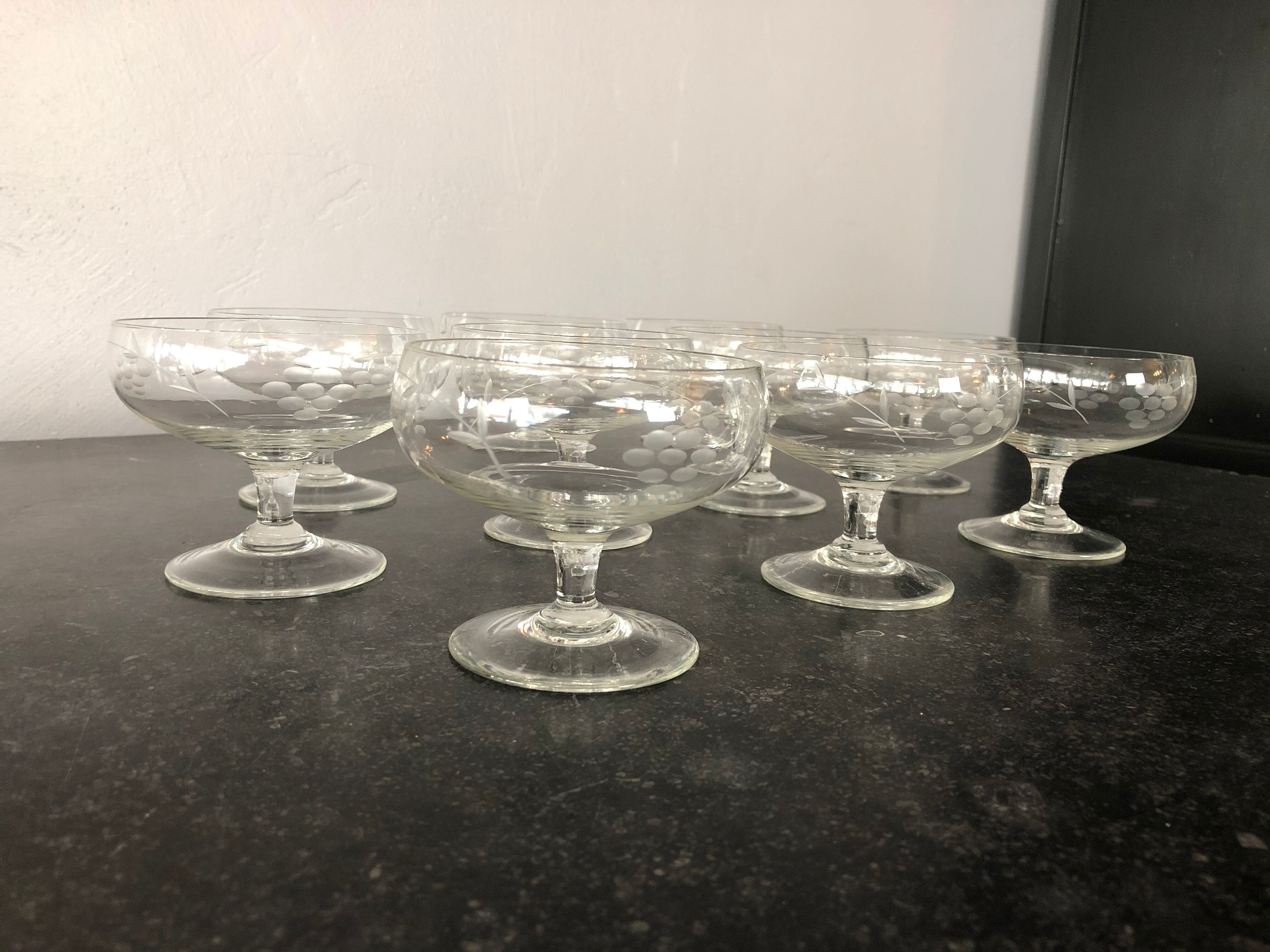 Set of 10 crystal champagne glasses