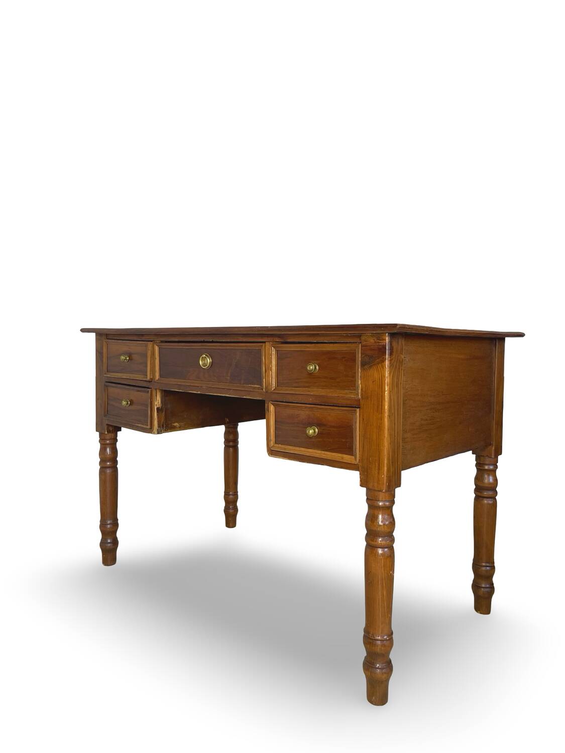 Italian pine wood centre writing desk from the 1960s, a reproduction o