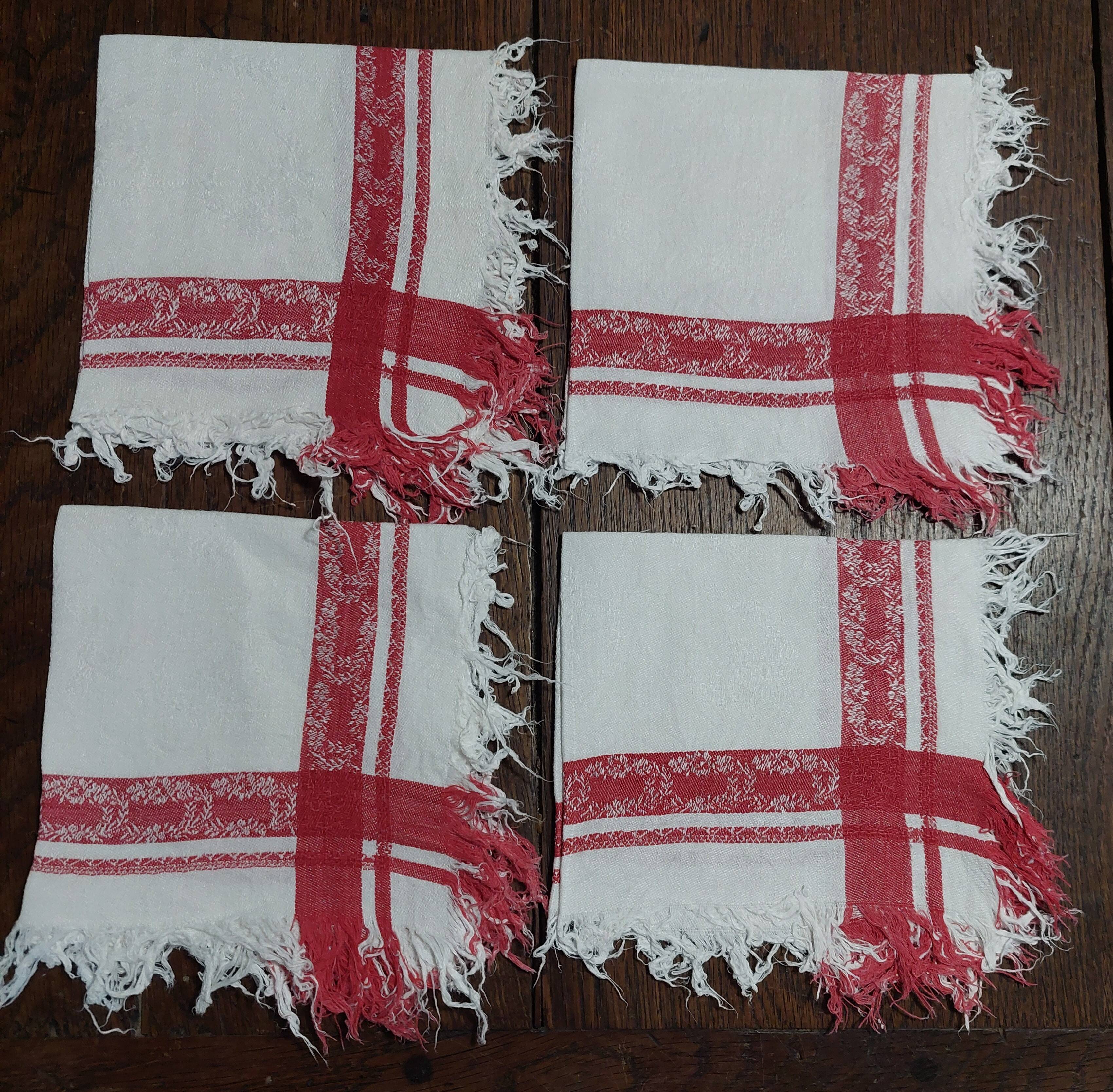 Set of four white and red damask thread napkins 27 X 29 cm