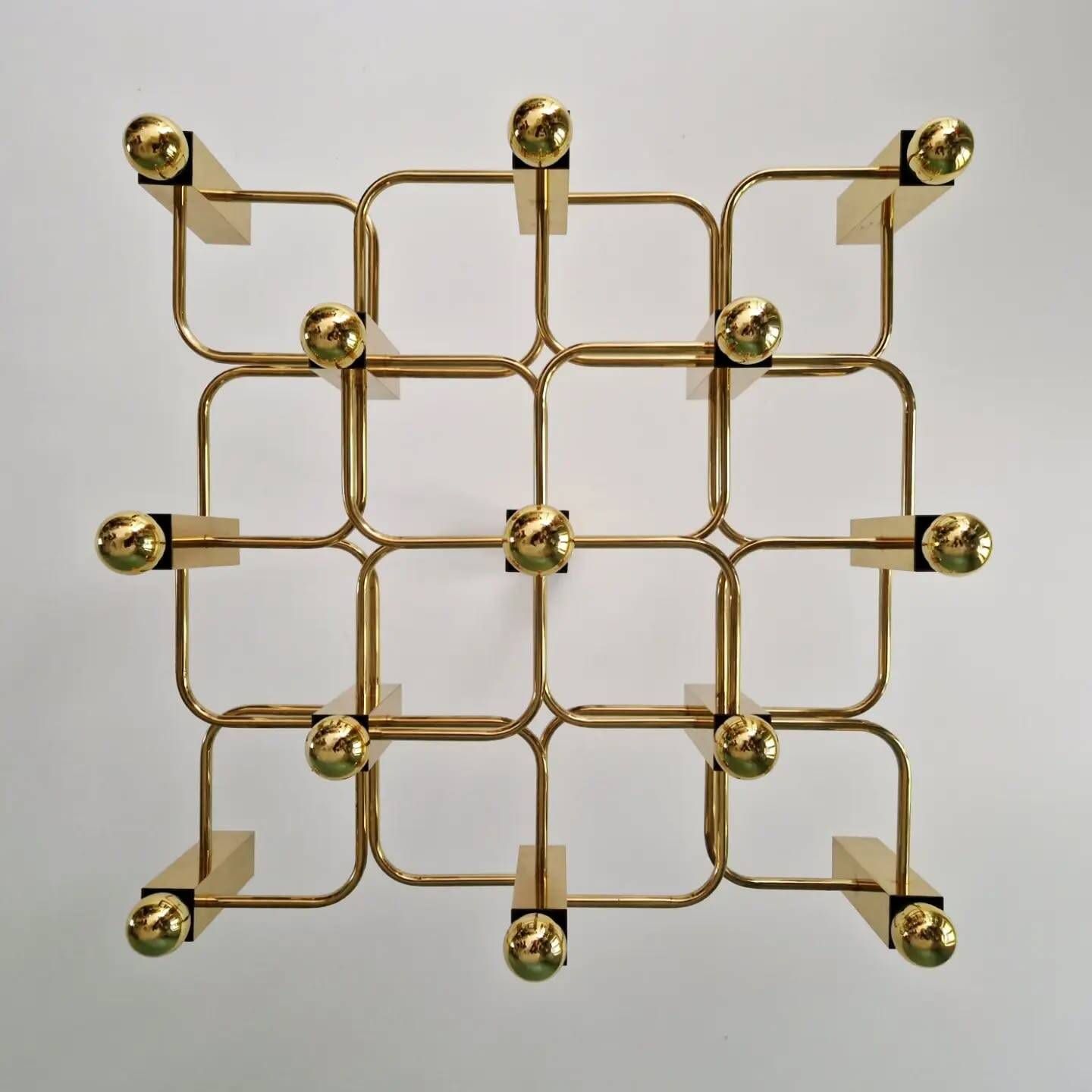 Geometric brass chandelier, design by Gaetano Sciolari, Boulanger, 1970.