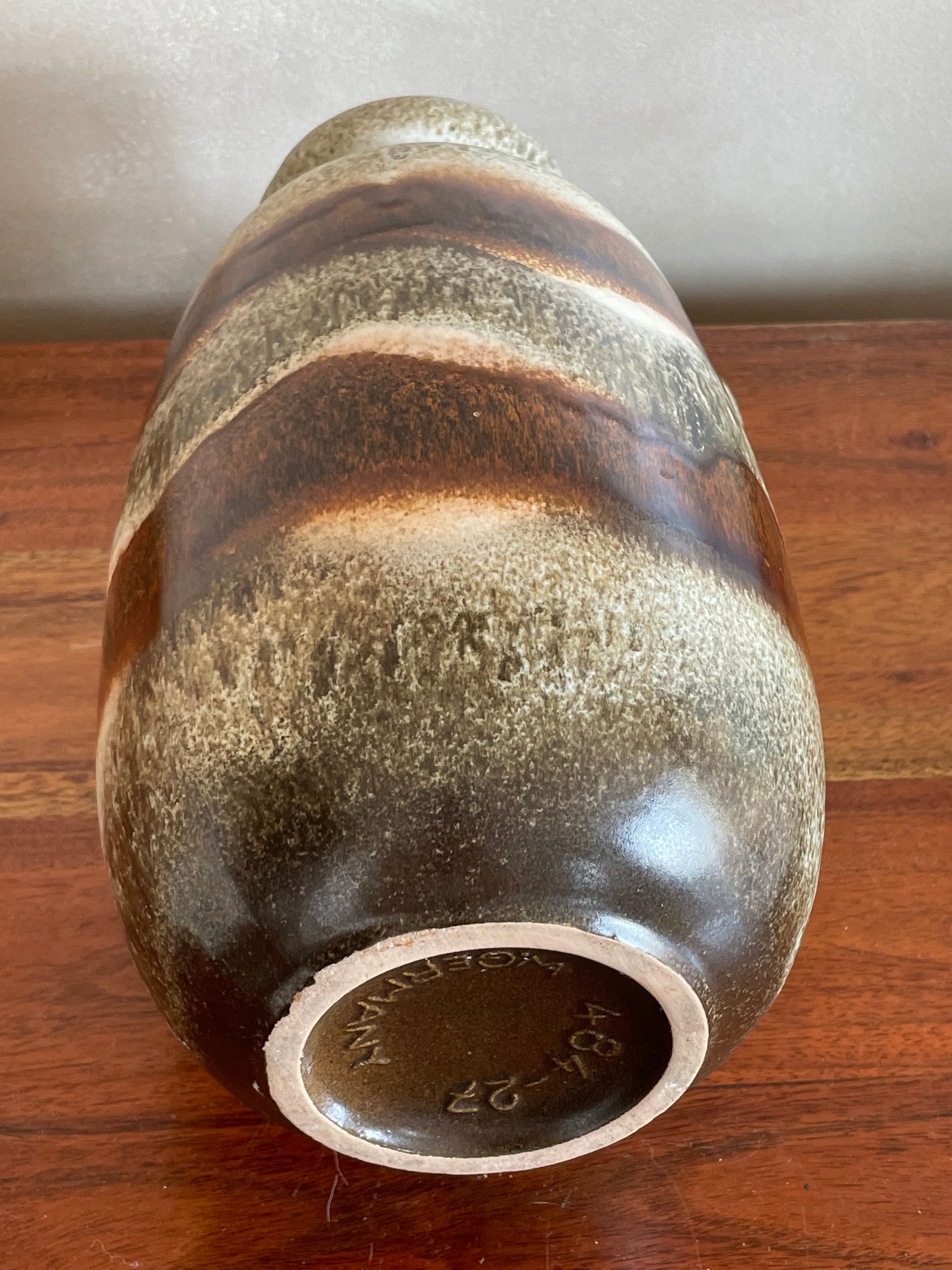 Large mudflated sandstone vase