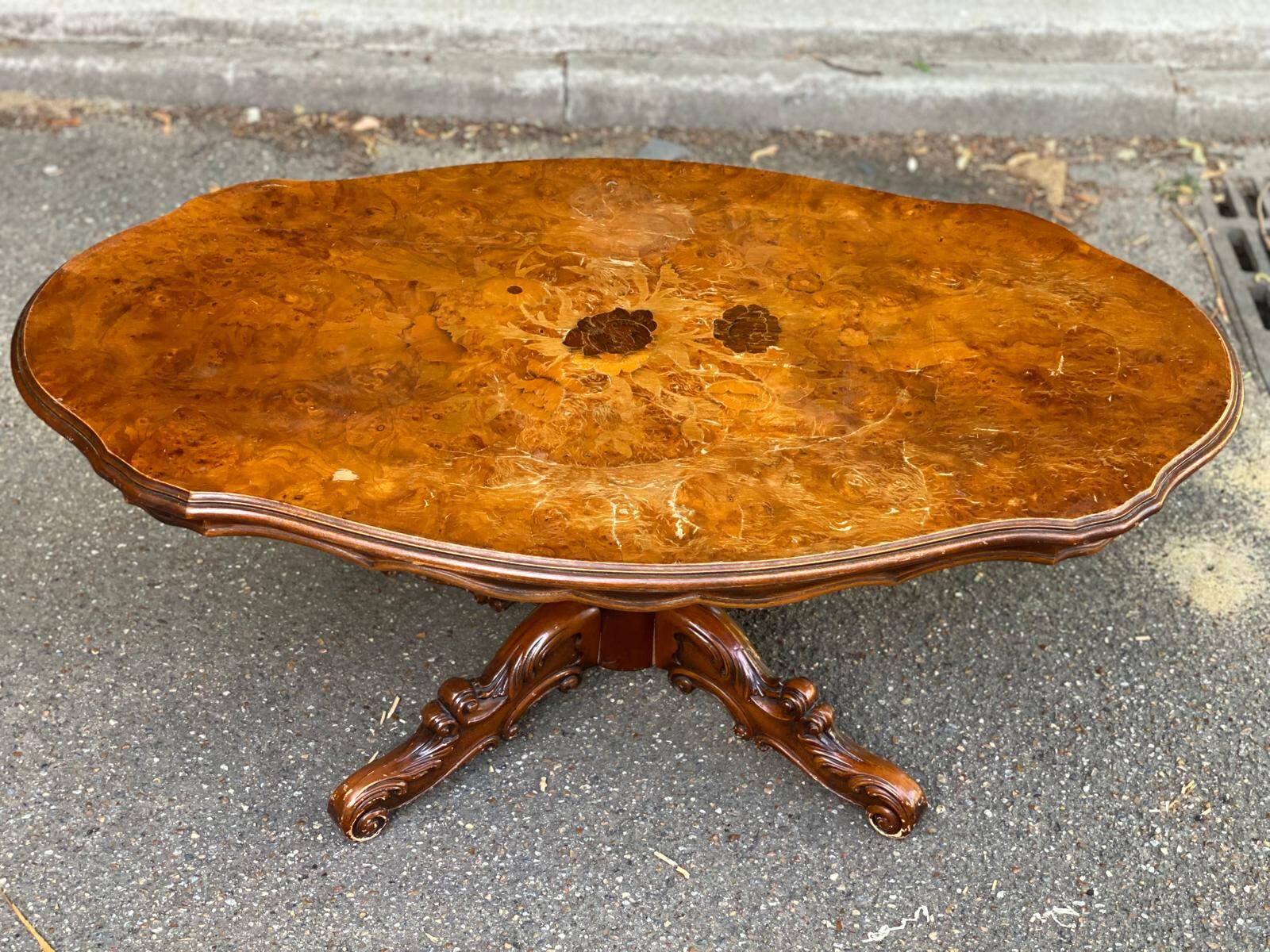 Victorian burl walnut wood coffee table with central leg inlay