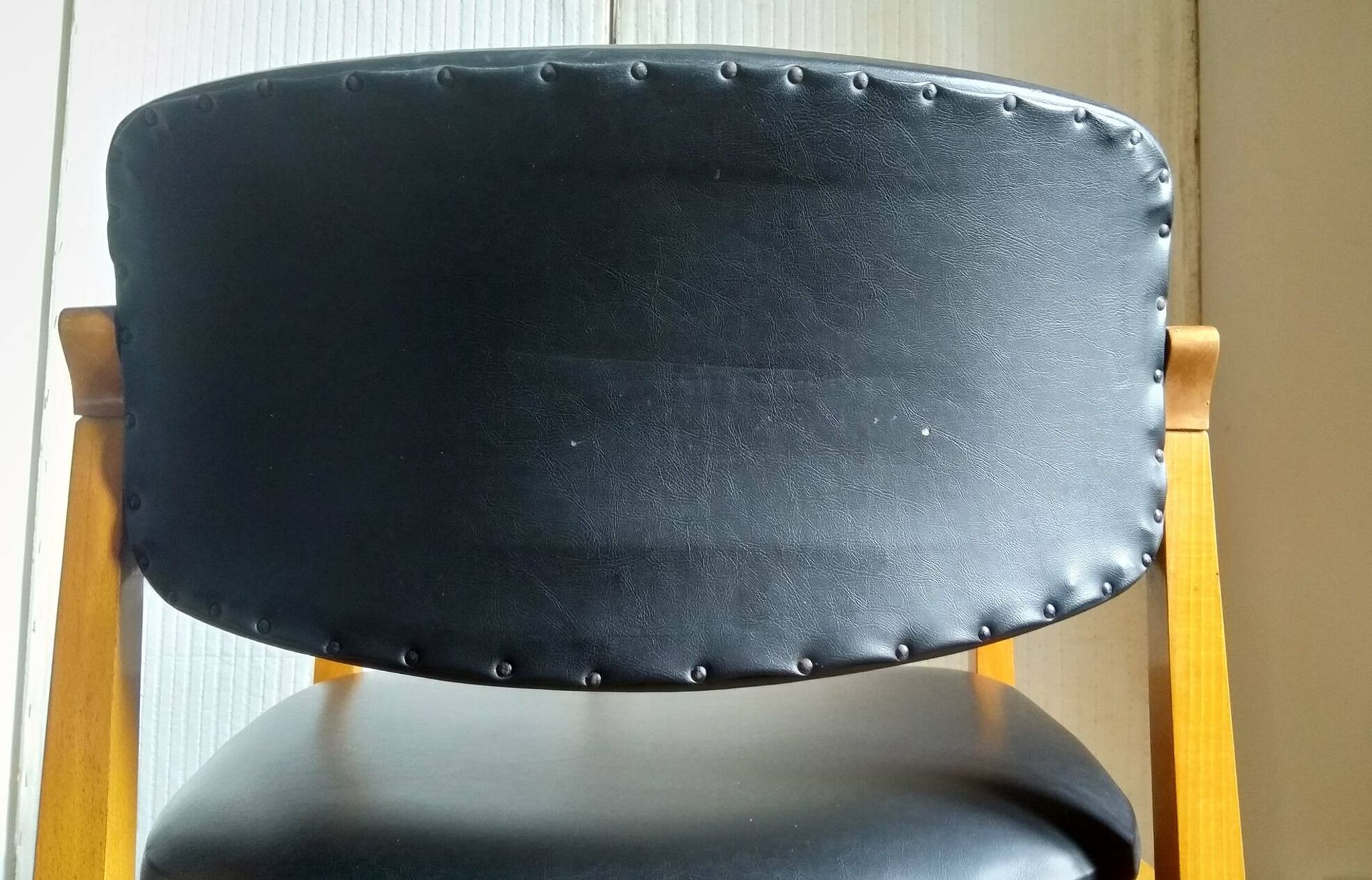 Large Scandinavian office armchair