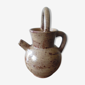 Pitcher in sandstone