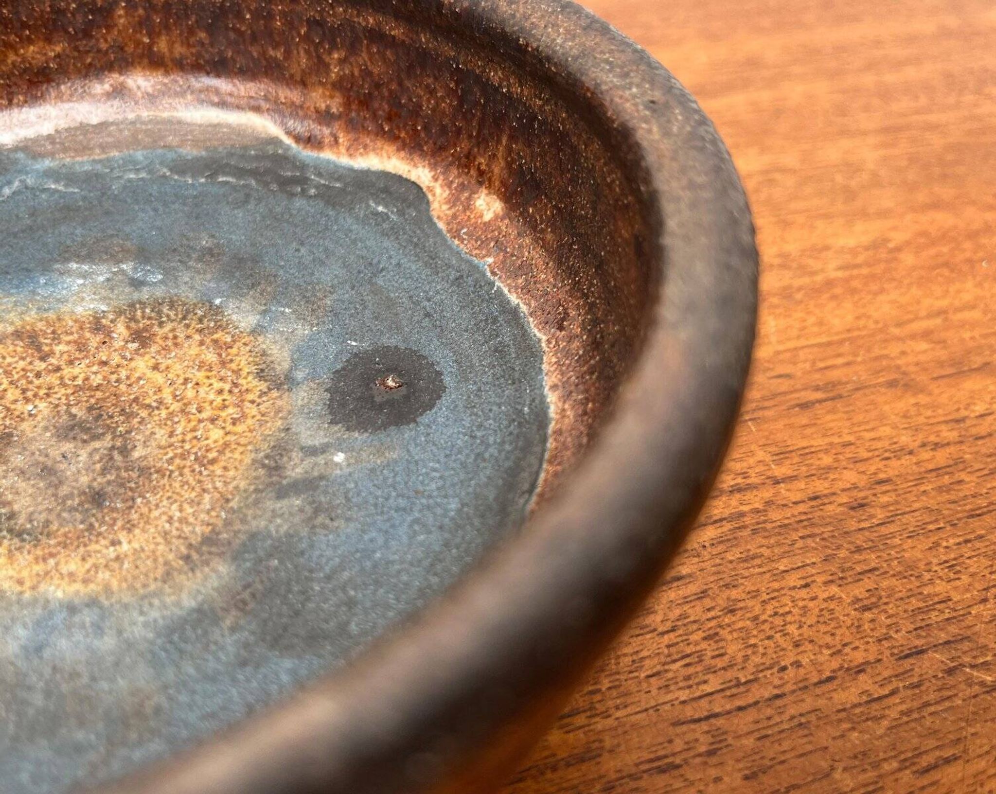 Mid-century German studio pottery bowl by Volker Ellwanger, 1960s.