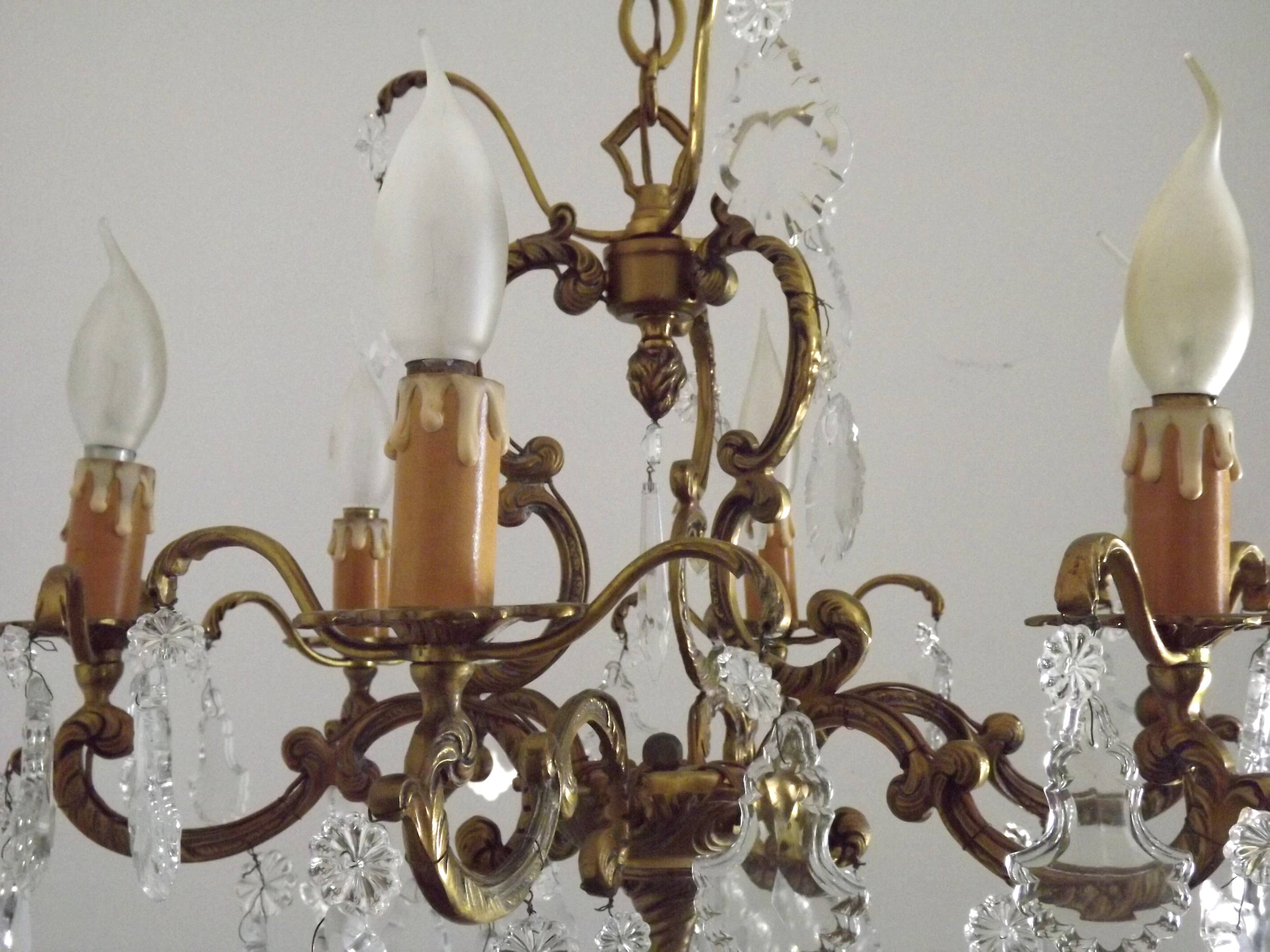 Lustre en bronze à 6 lumières, en cristal, en cage à 3 côtés de style Art Nouveau.