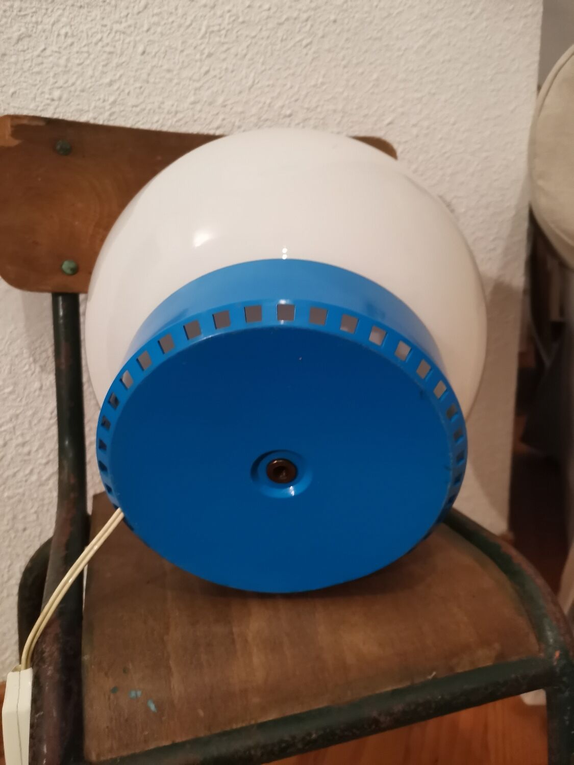 Table lamp vintage 70s plastic blue globe white opaline white