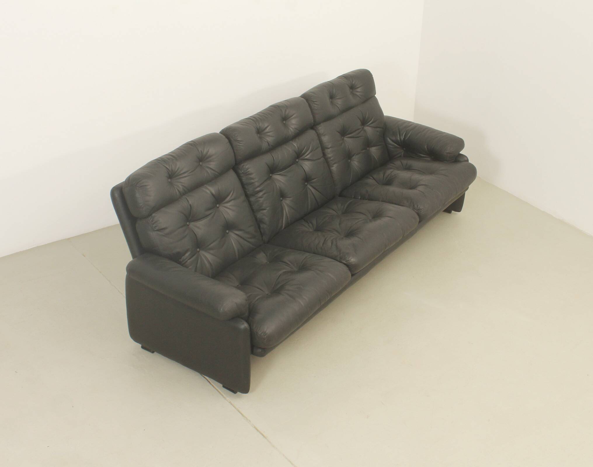 Three-seater Coronado sofa by Tobia Scarpa for B&B, Italy, 1966.