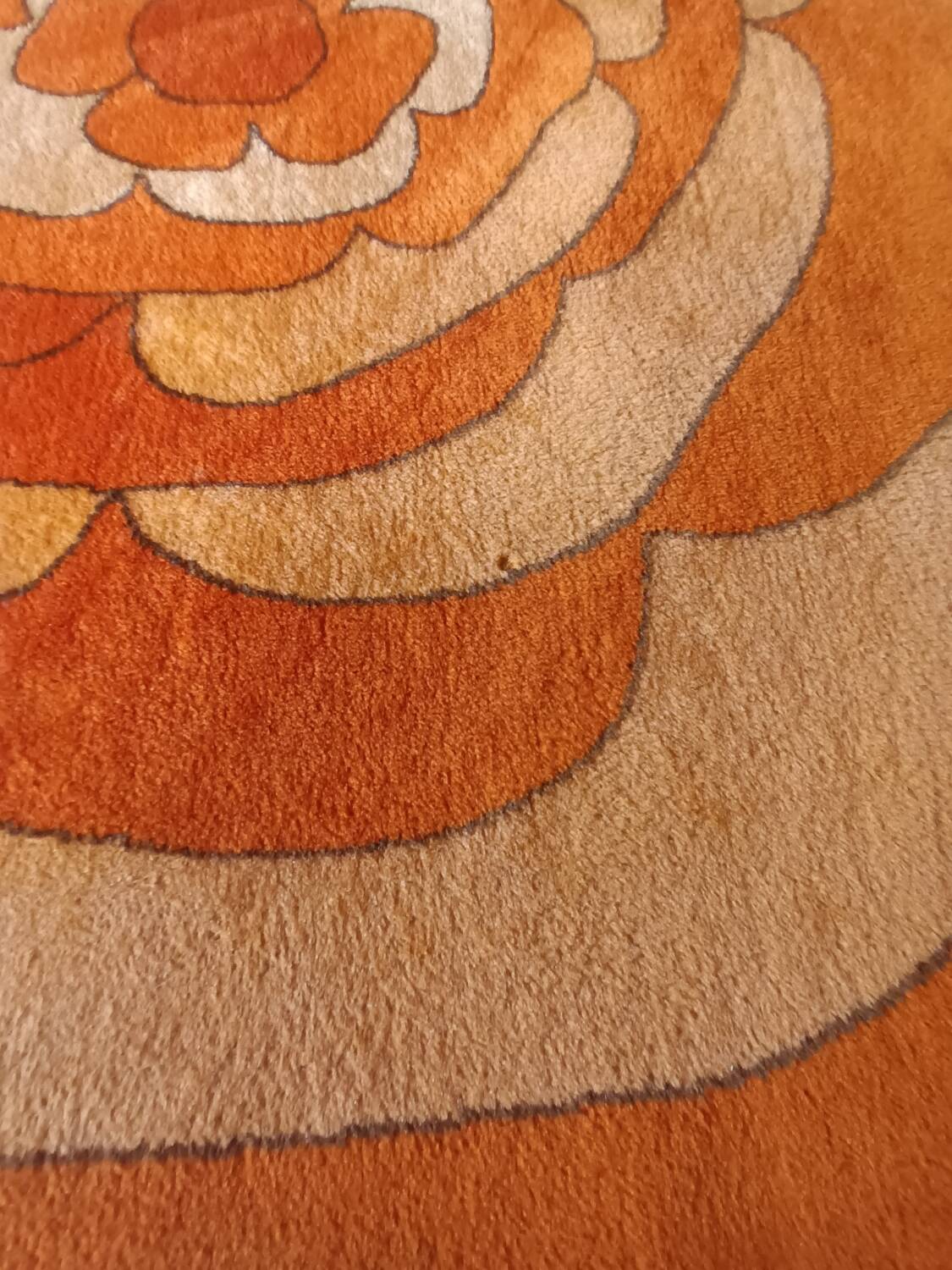 Vintage 1970 Space Age rug