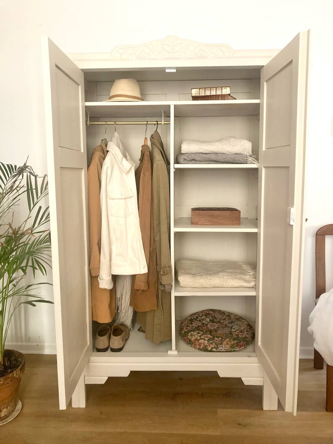 Parisian wardrobe + hanging rail