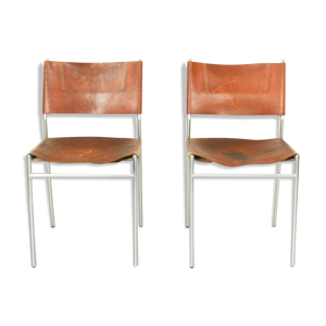 2 chaises de salle à
