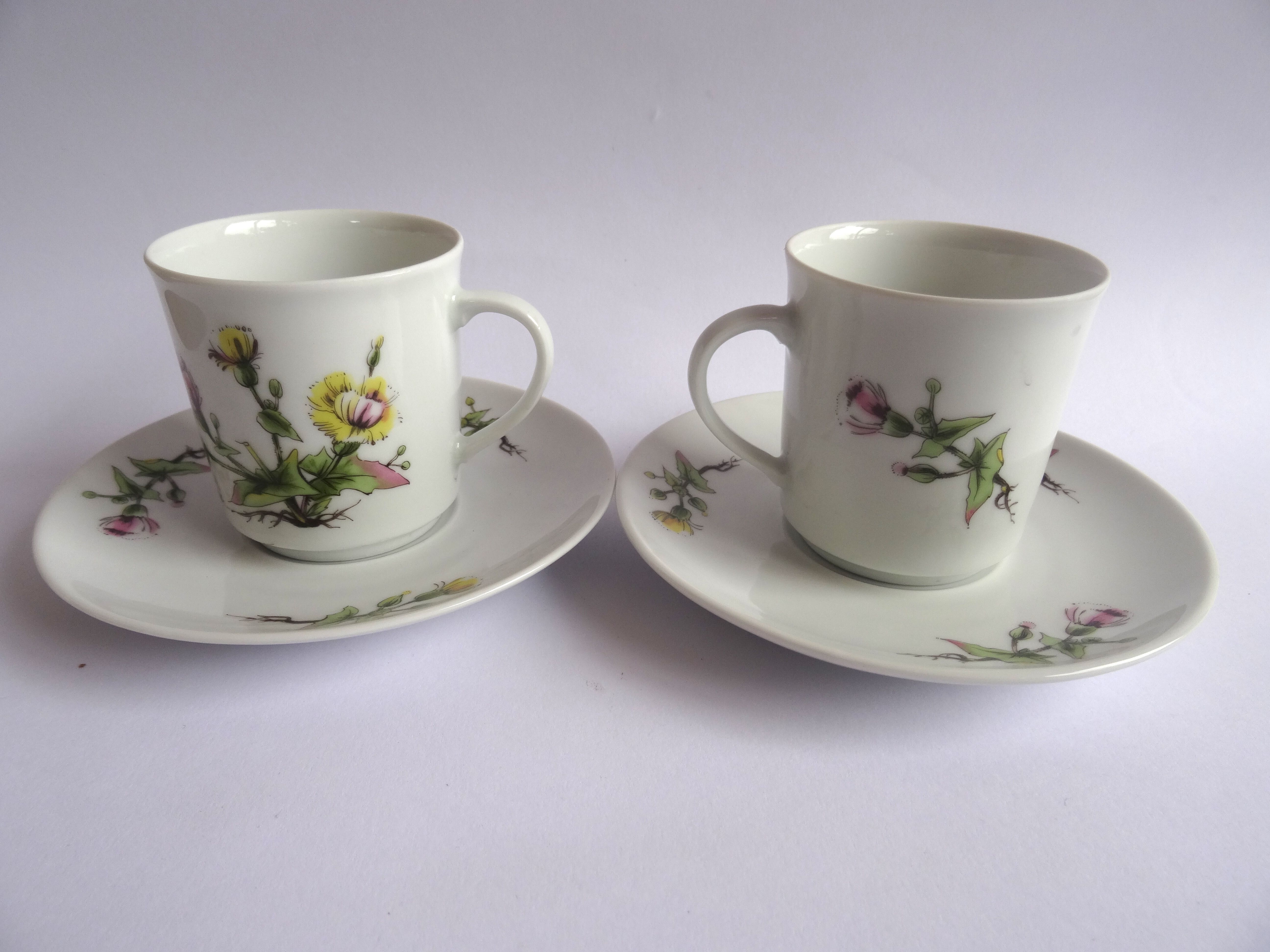 Mobil porcelain coffee cups