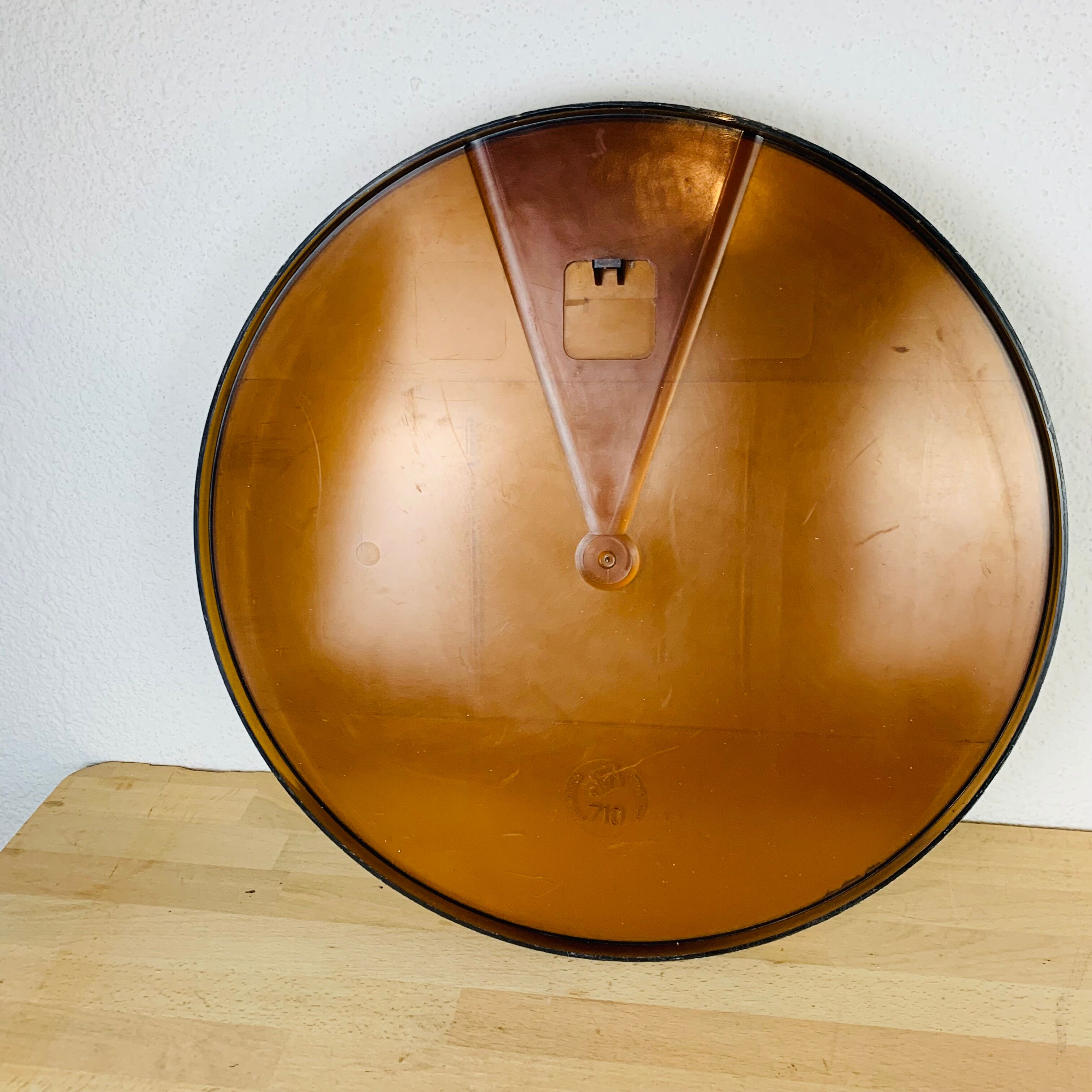 Syla 710 round mirror amber strapping