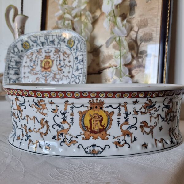 Ensemble assiette ou plateau et jardinière Toussi Court, peints à la main