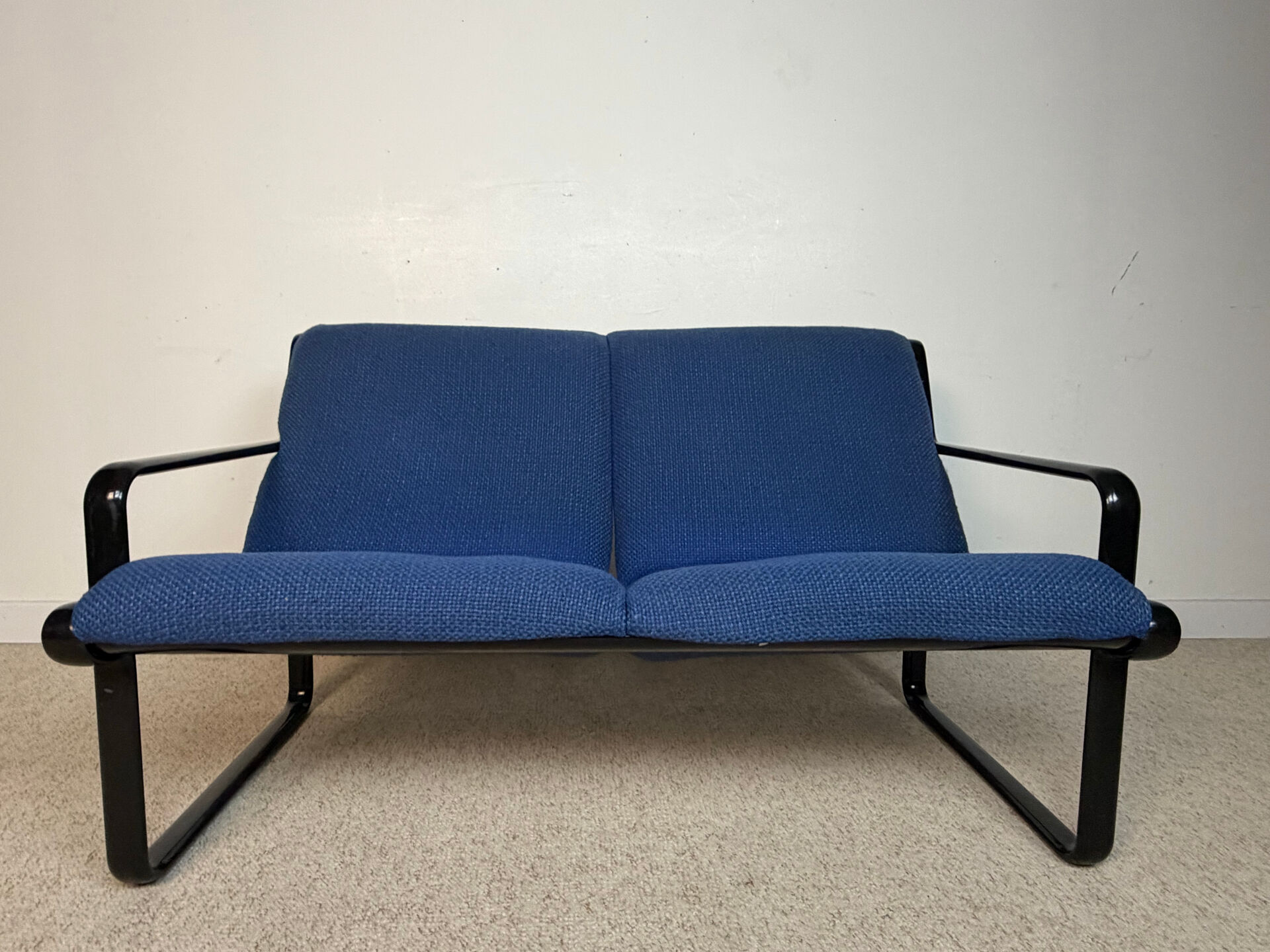 Two-seater bench Bruce Hannah & Andrew Morrison for Knoll