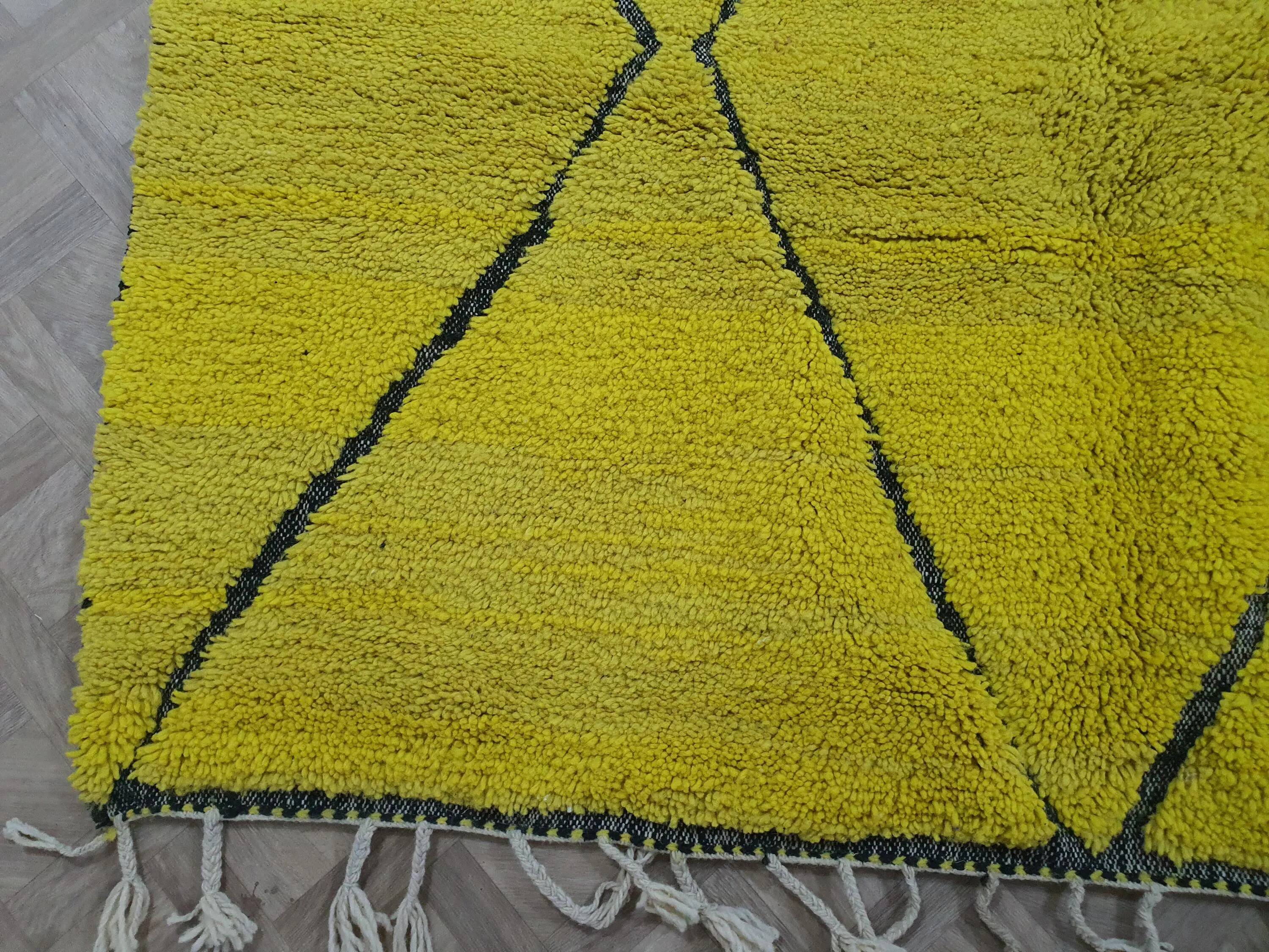 Authentic handmade Moroccan rug 3x2 m