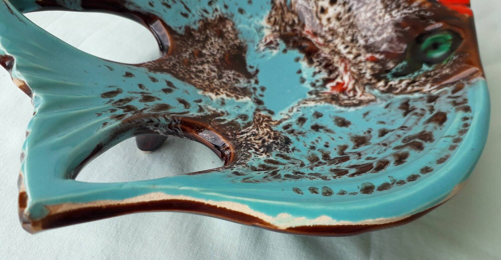Ceramic fish catch-all tray