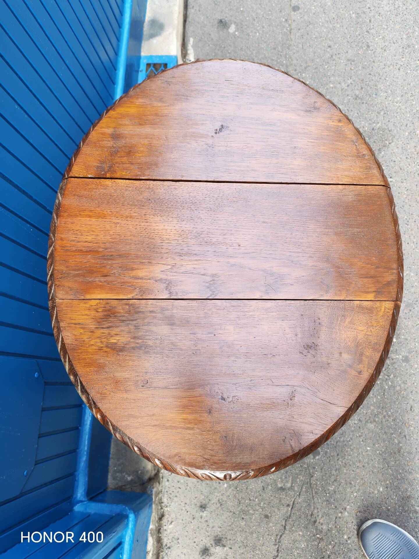 Drop-leaf coffee table