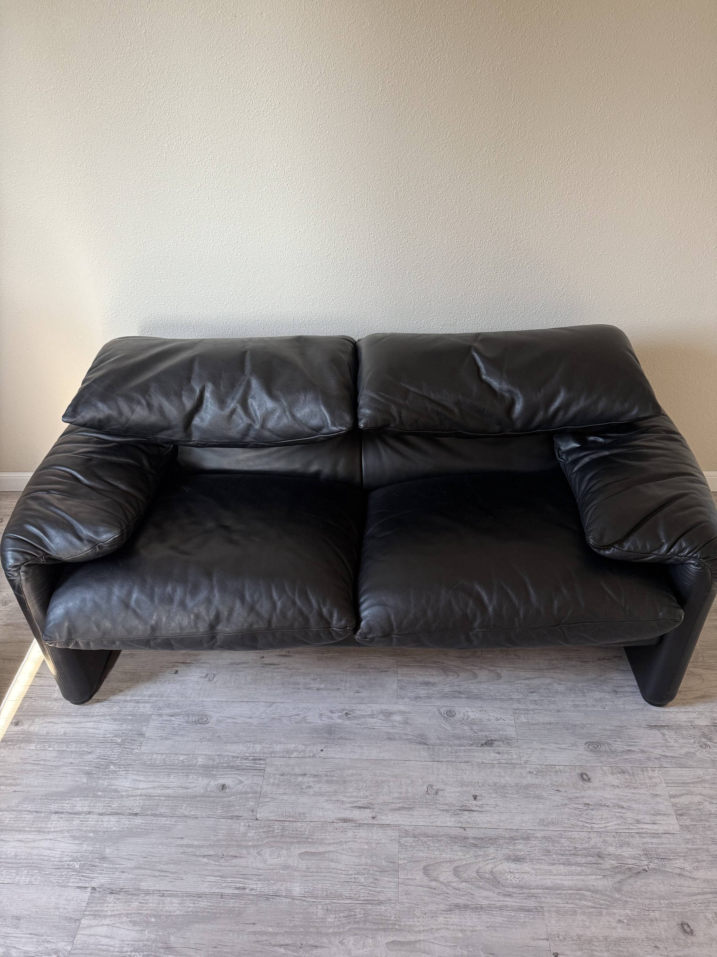 Maralunga leather canapés by Vico Magistretti for Cassina